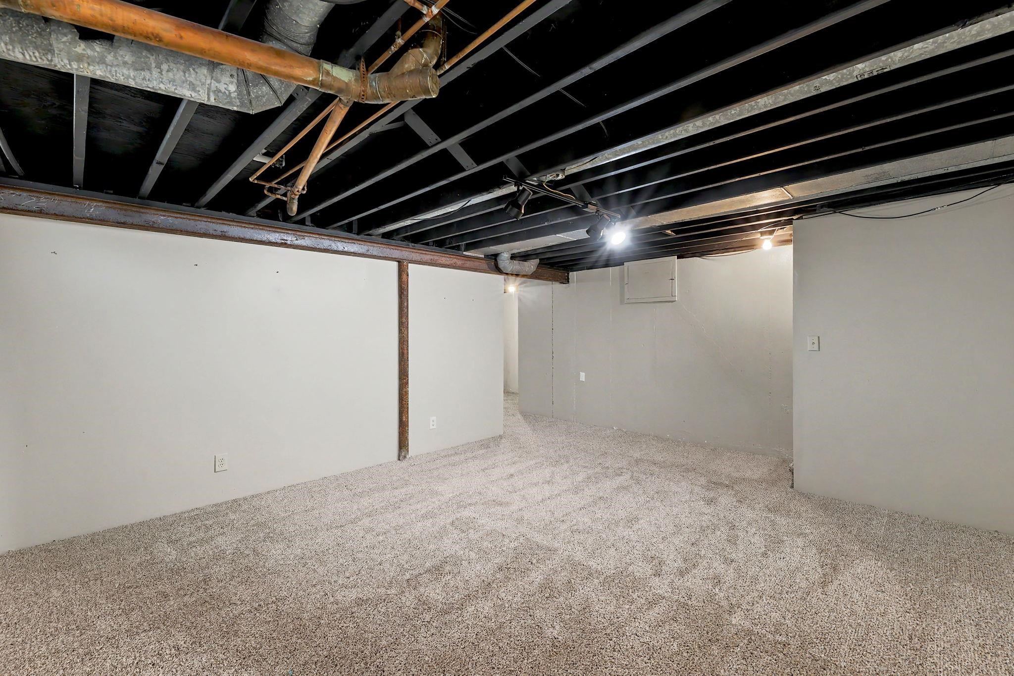 1430 N Mount Carmel Ave Property Photo 28