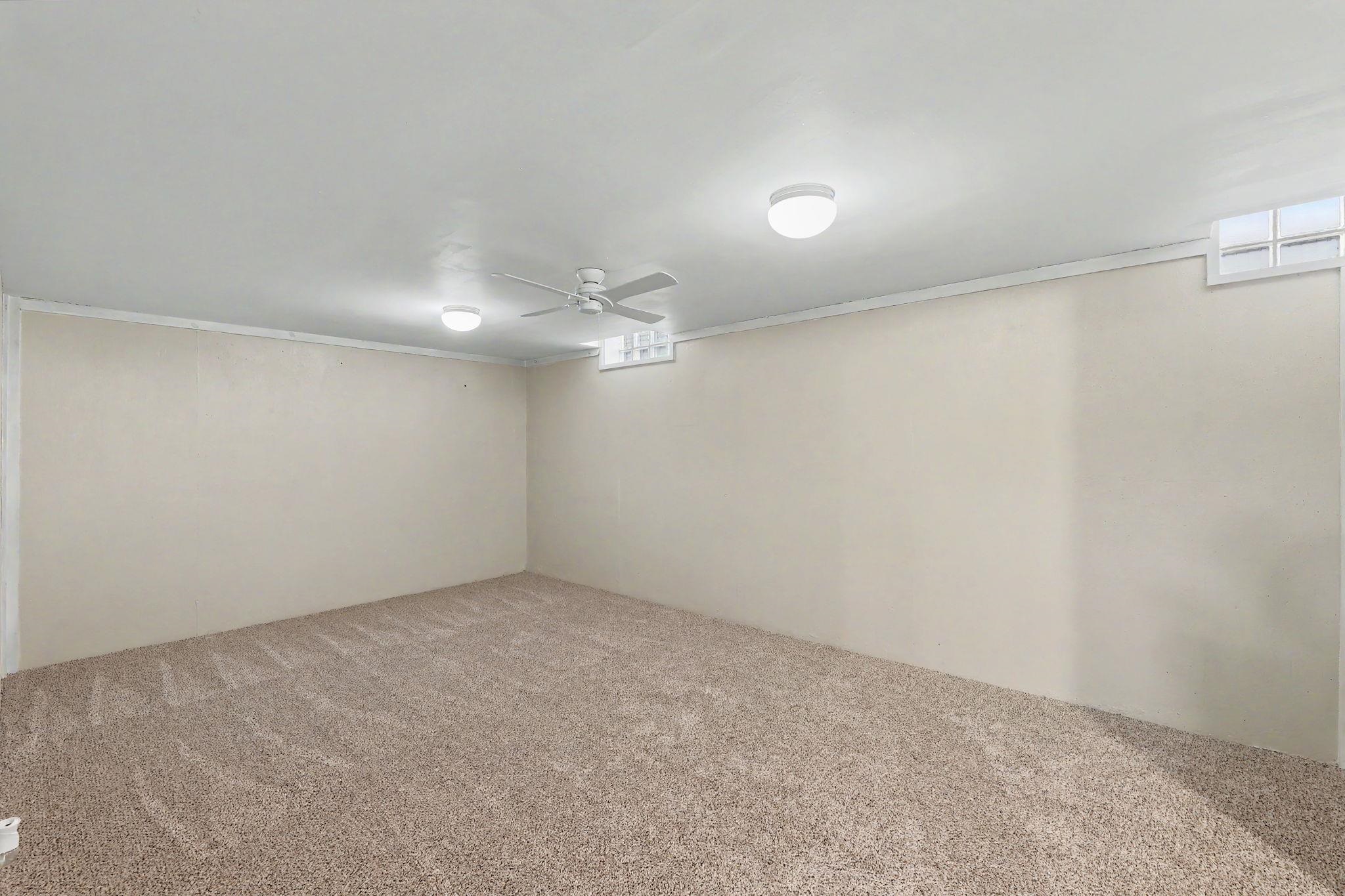 1430 N Mount Carmel Ave Property Photo 29