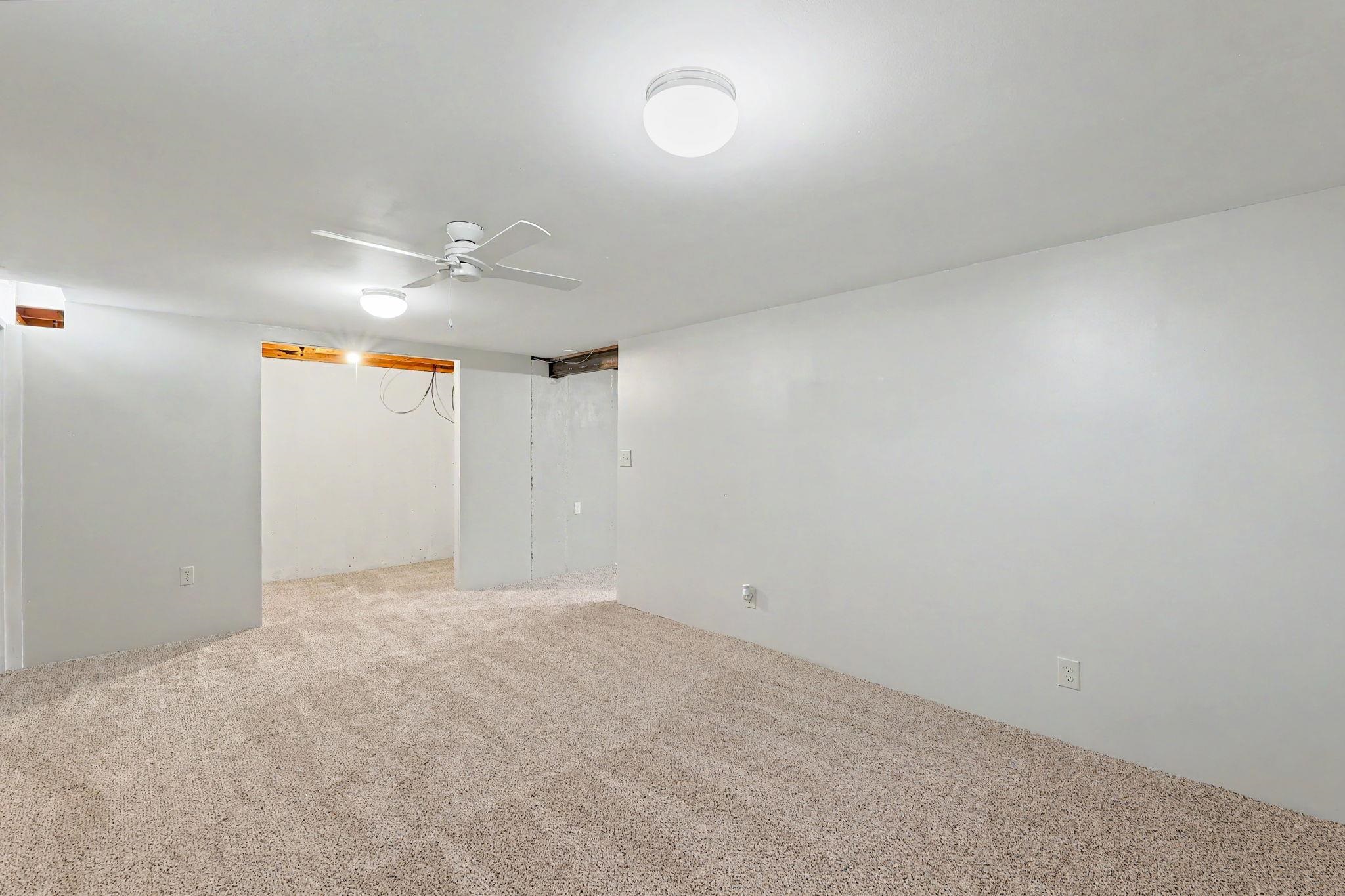 1430 N Mount Carmel Ave Property Photo 30
