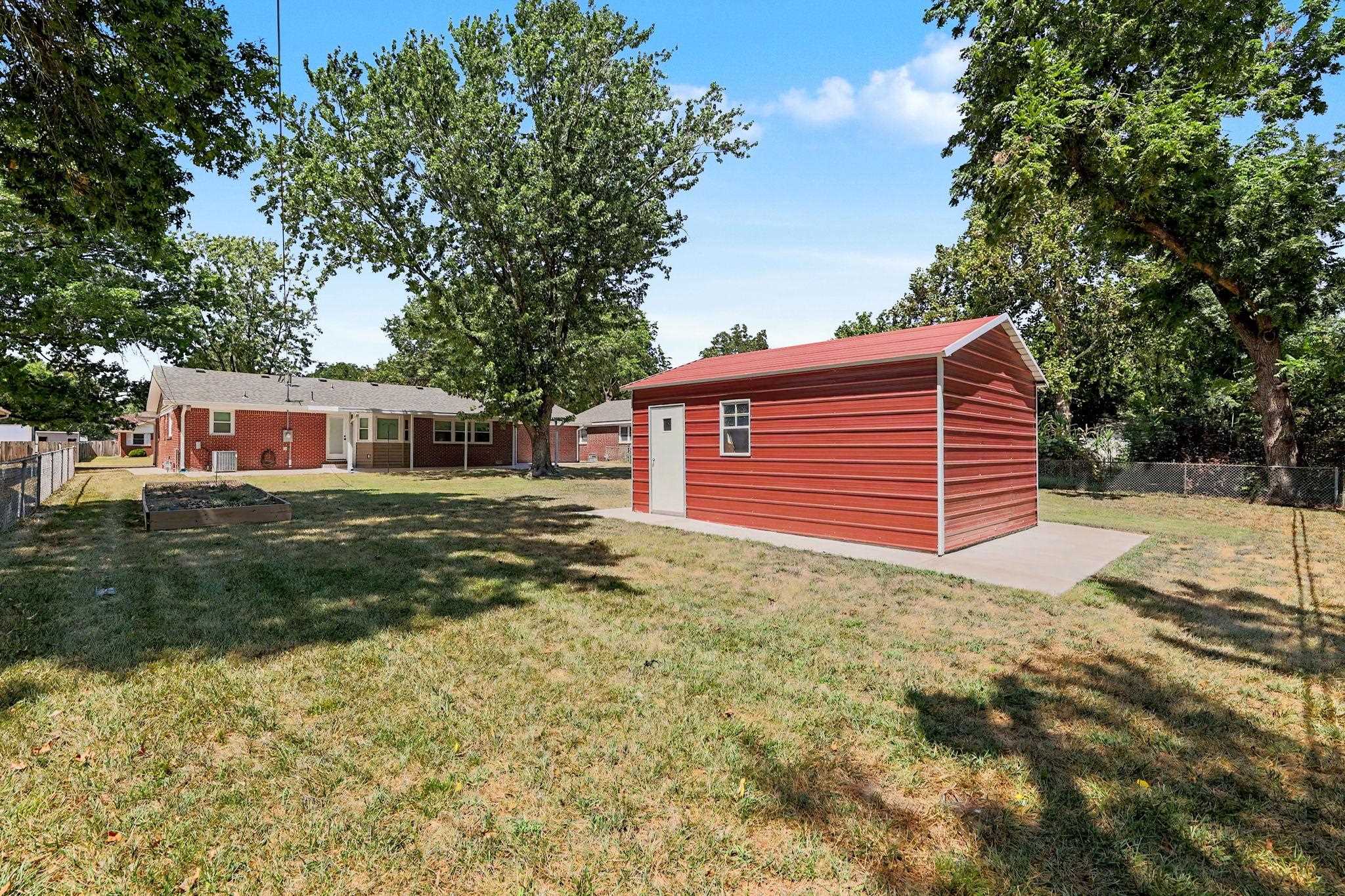 1430 N Mount Carmel Ave Property Photo 34