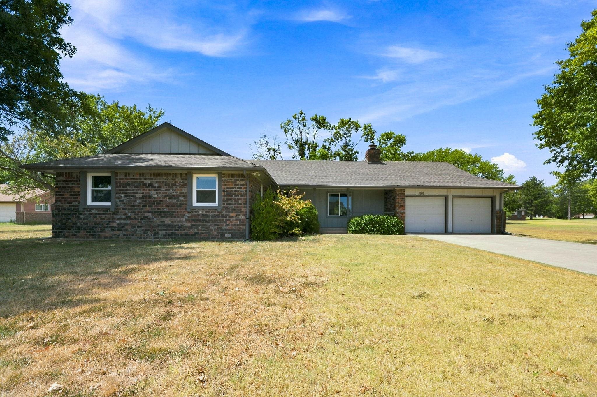 607 N Wheatland Property Photo 1