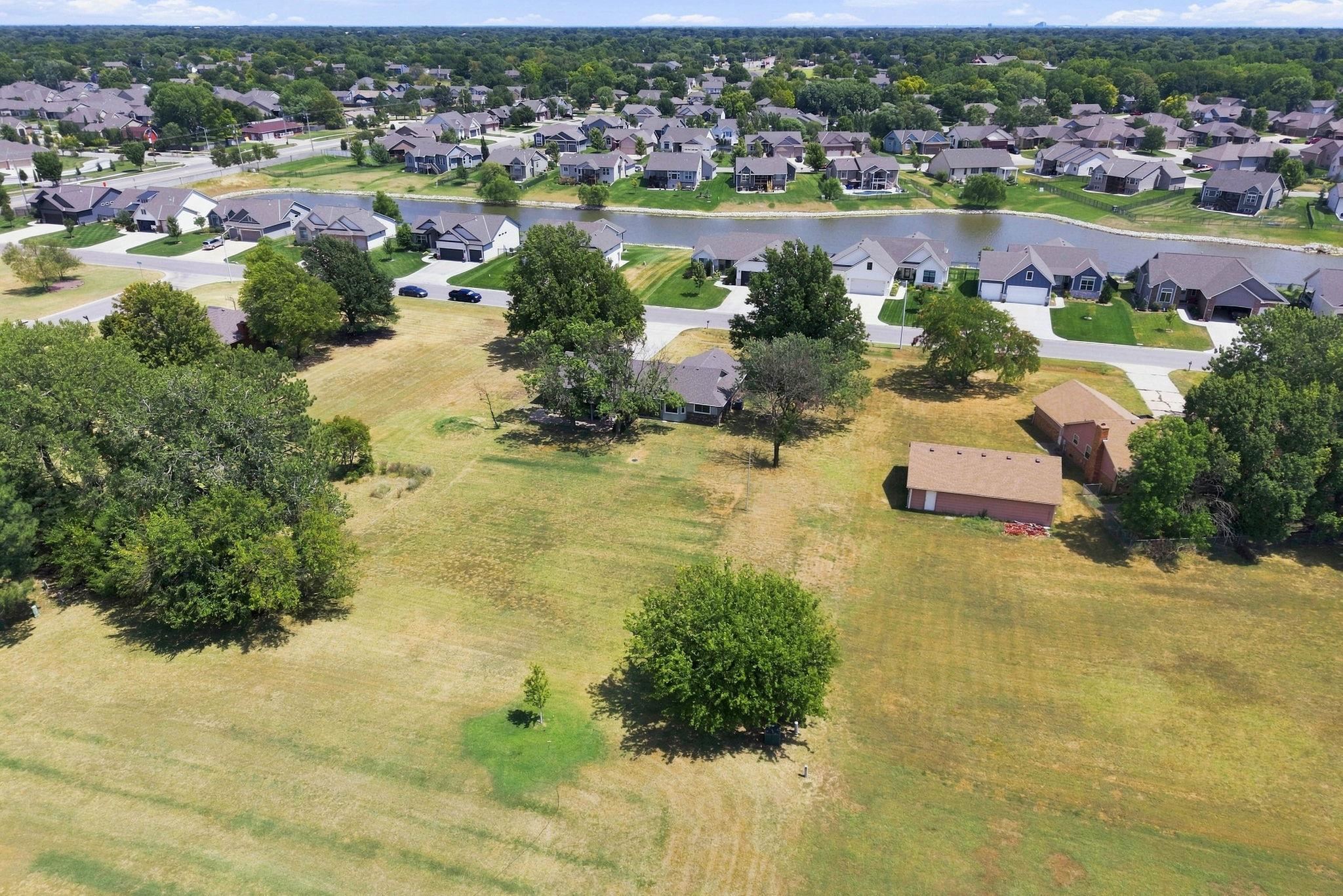 607 N Wheatland Property Photo 32