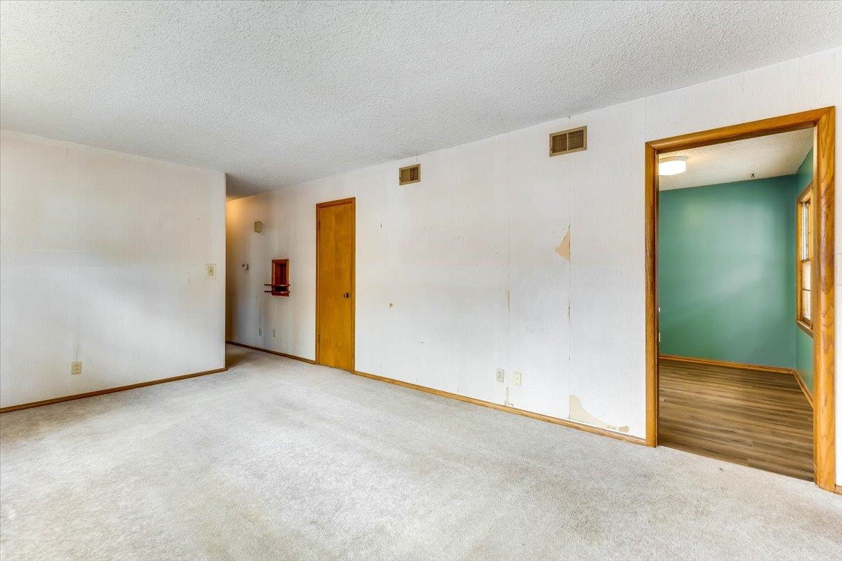 1937 N Kessler Property Photo 12