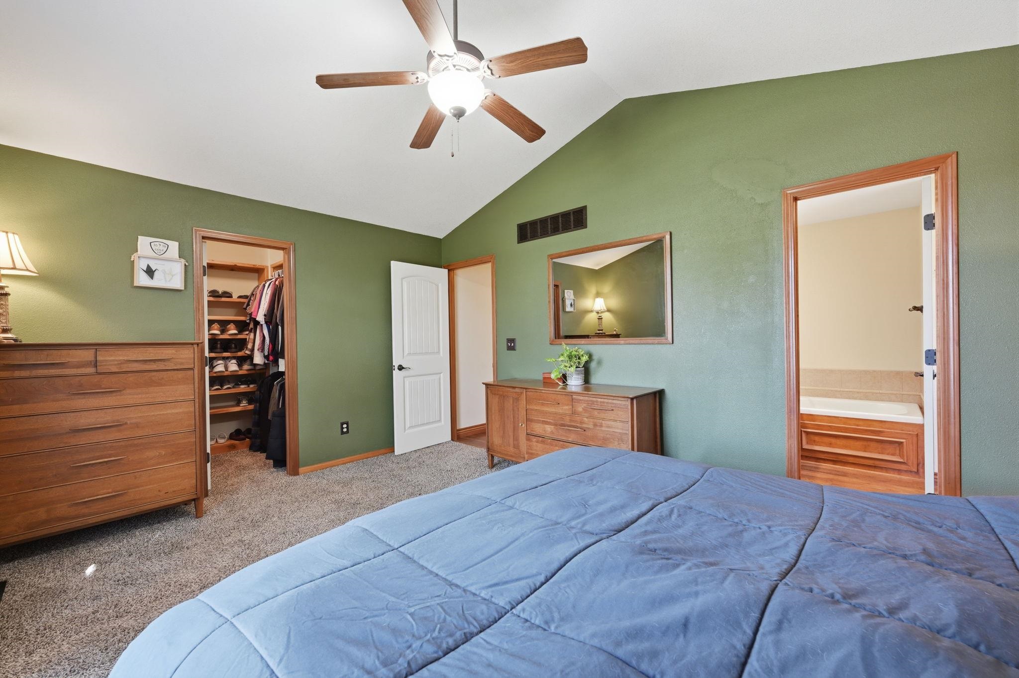200 E Stone Path Property Photo 8