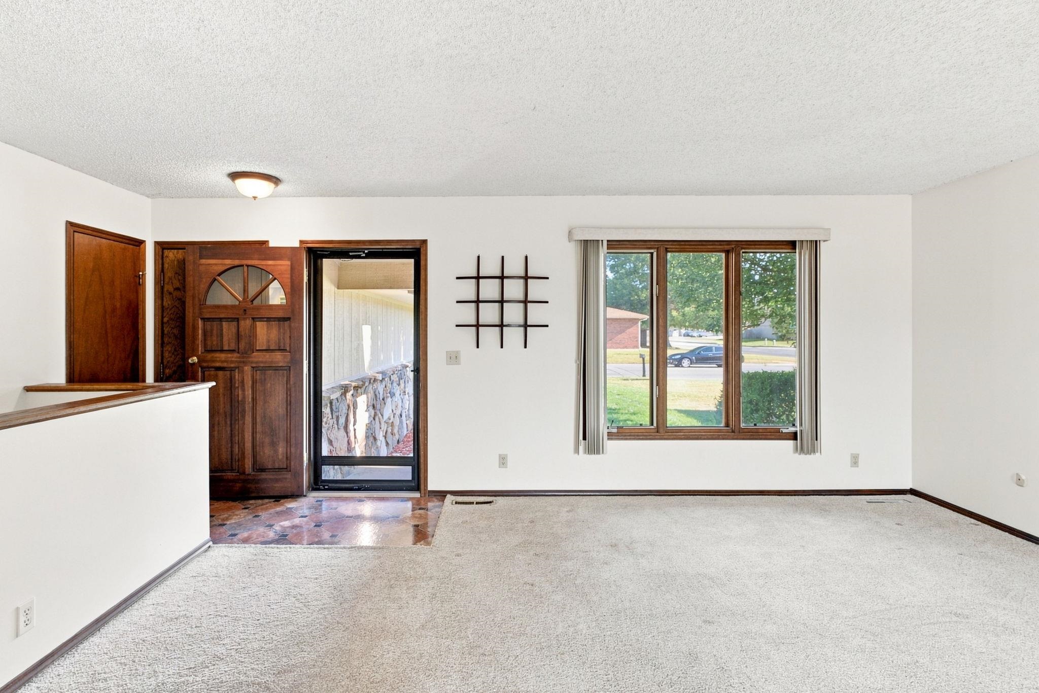 10607 W Nantucket St Property Photo 5