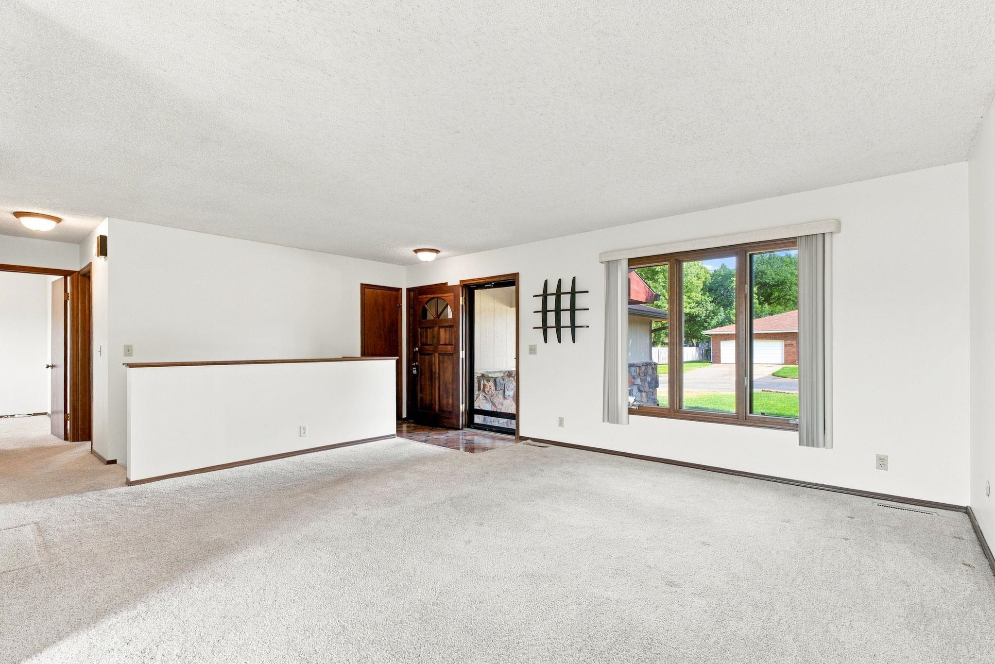 10607 W Nantucket St Property Photo 6