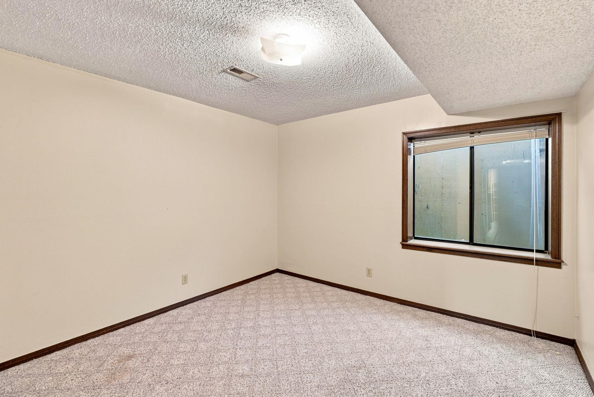 10607 W Nantucket St Property Photo 22