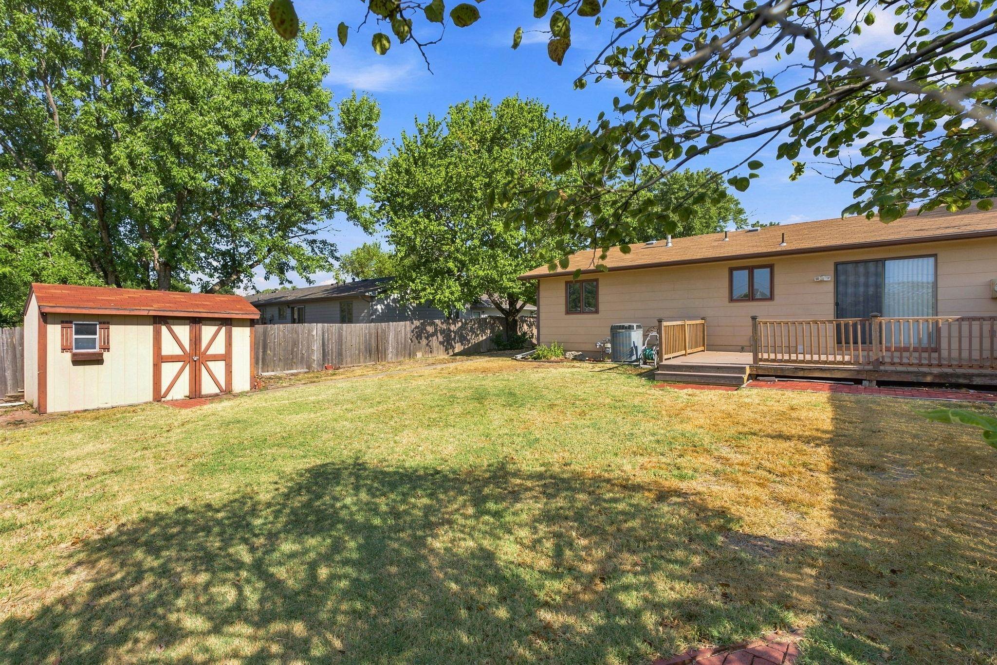 10607 W Nantucket St Property Photo 31