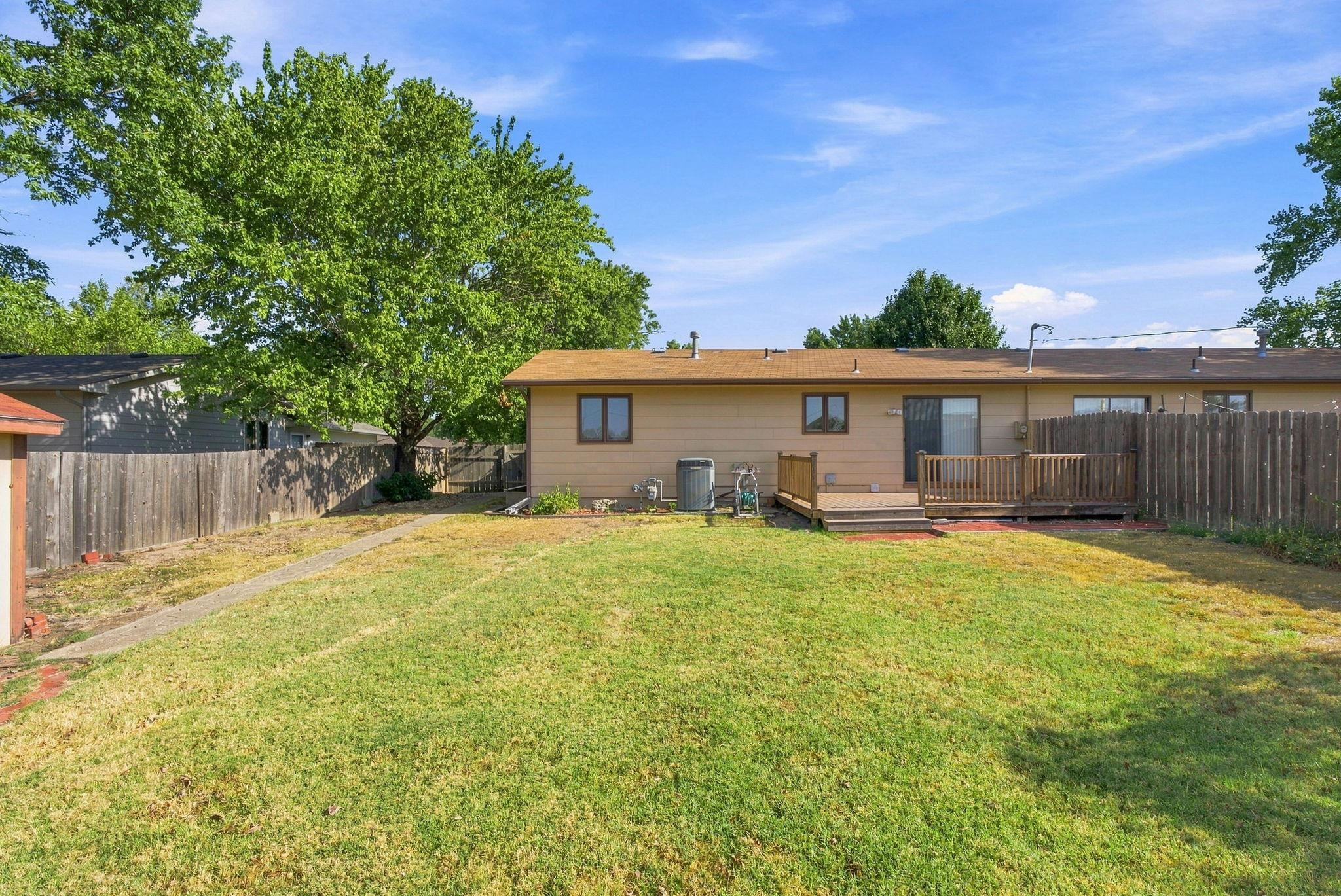 10607 W Nantucket St Property Photo 32