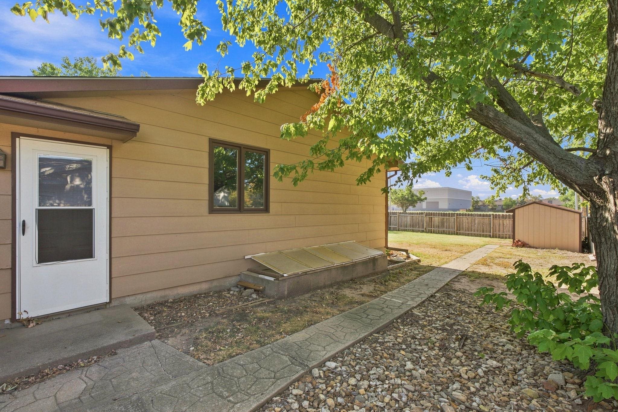 10607 W Nantucket St Property Photo 34
