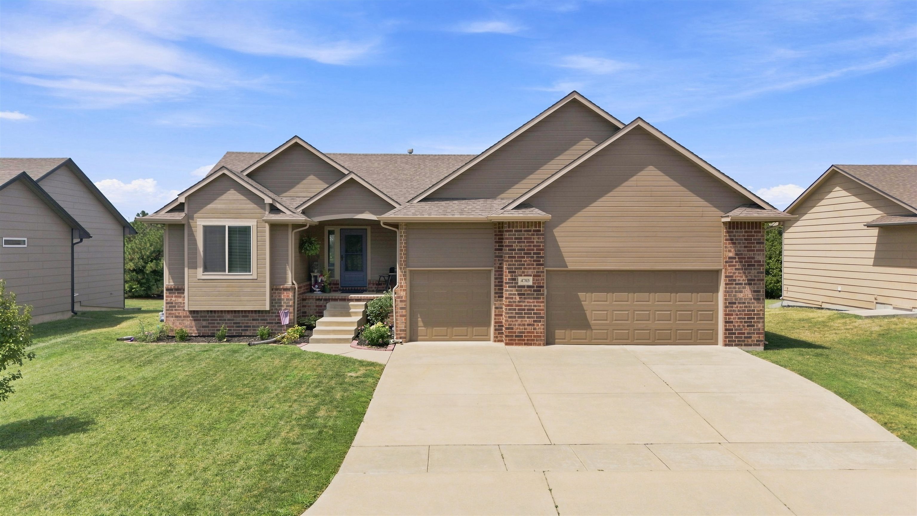4703 N Marblefalls Property Photo 1