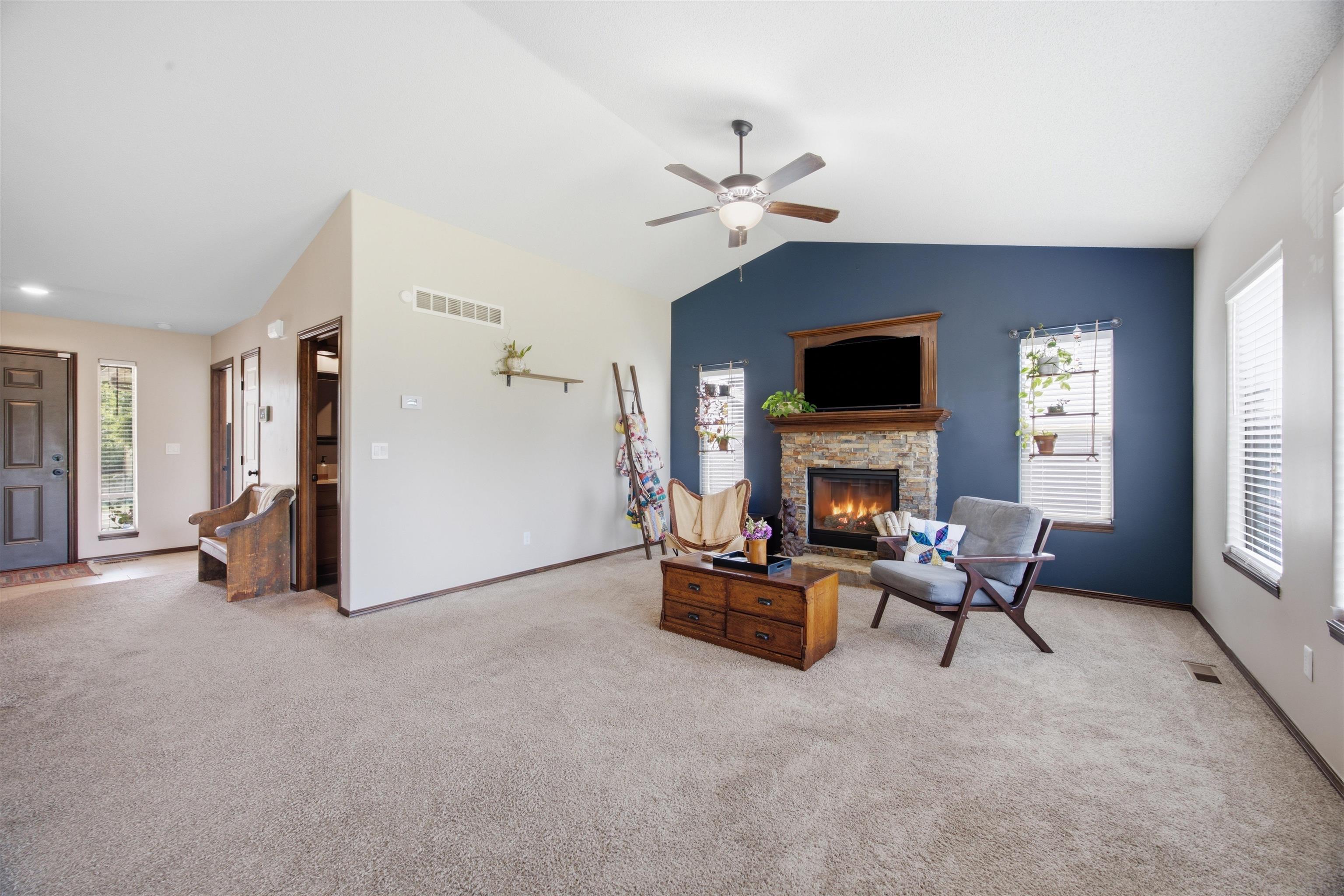 4703 N Marblefalls Property Photo 6