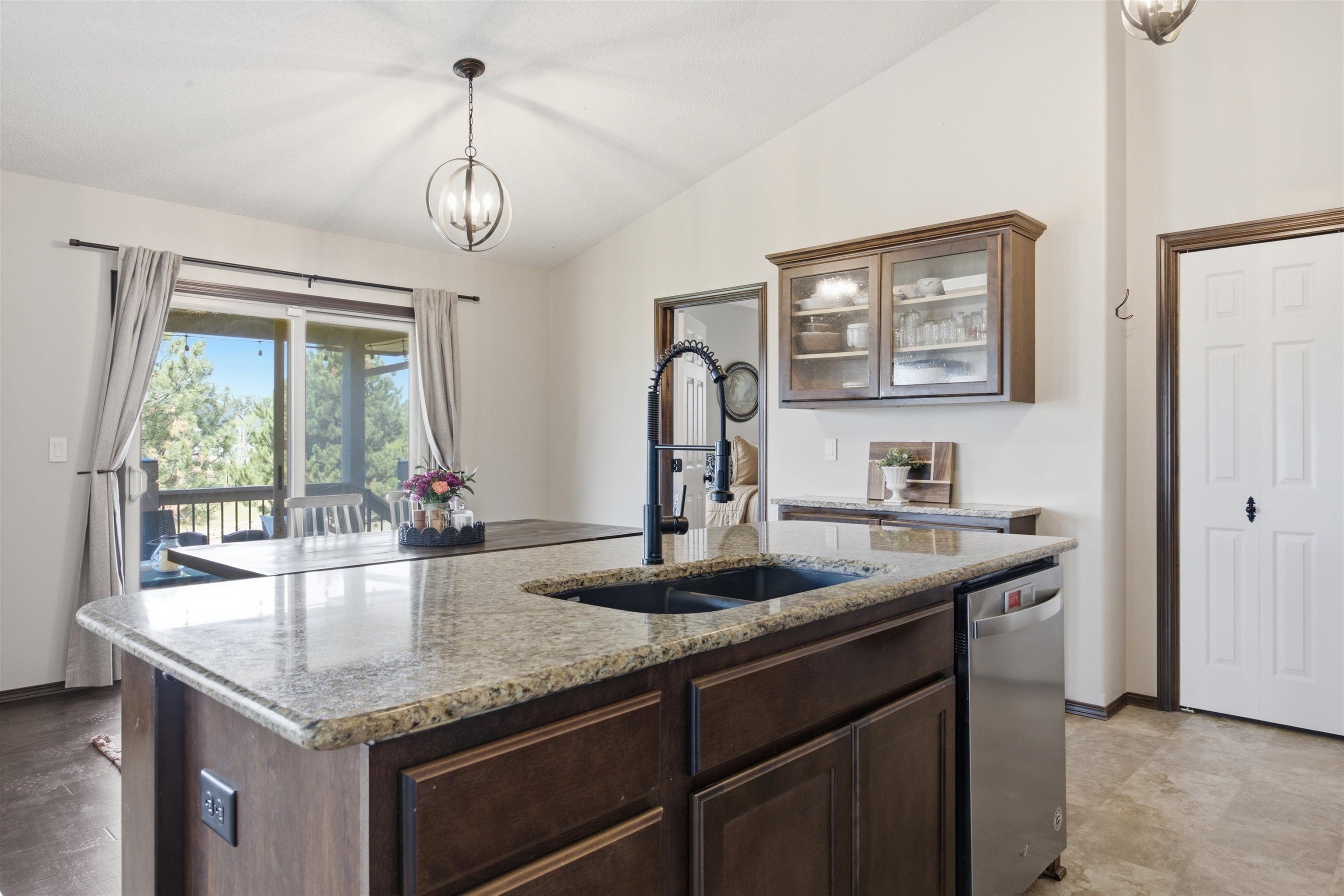 4703 N Marblefalls Property Photo 10