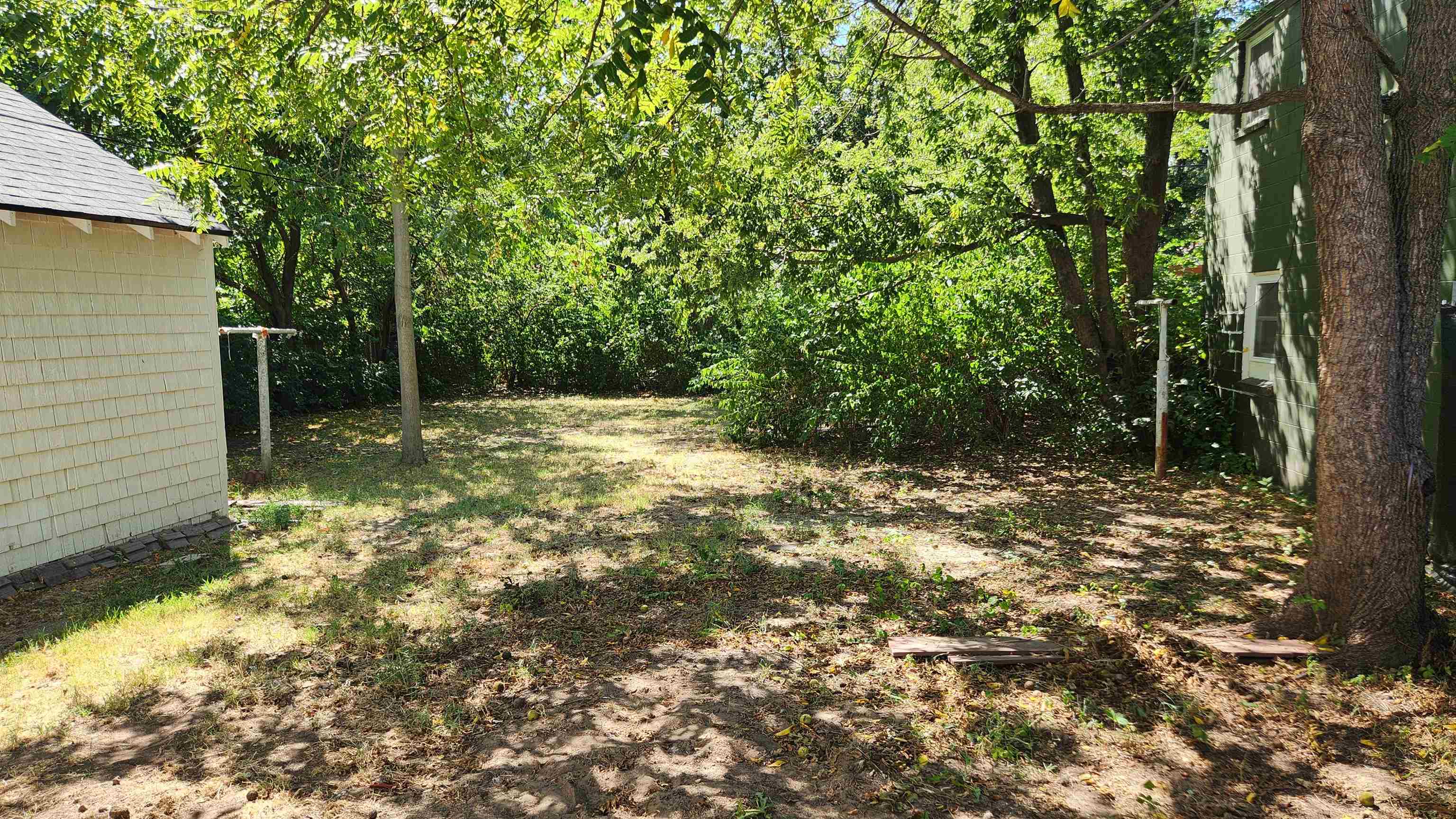 763 N Custer Ave Property Photo 3