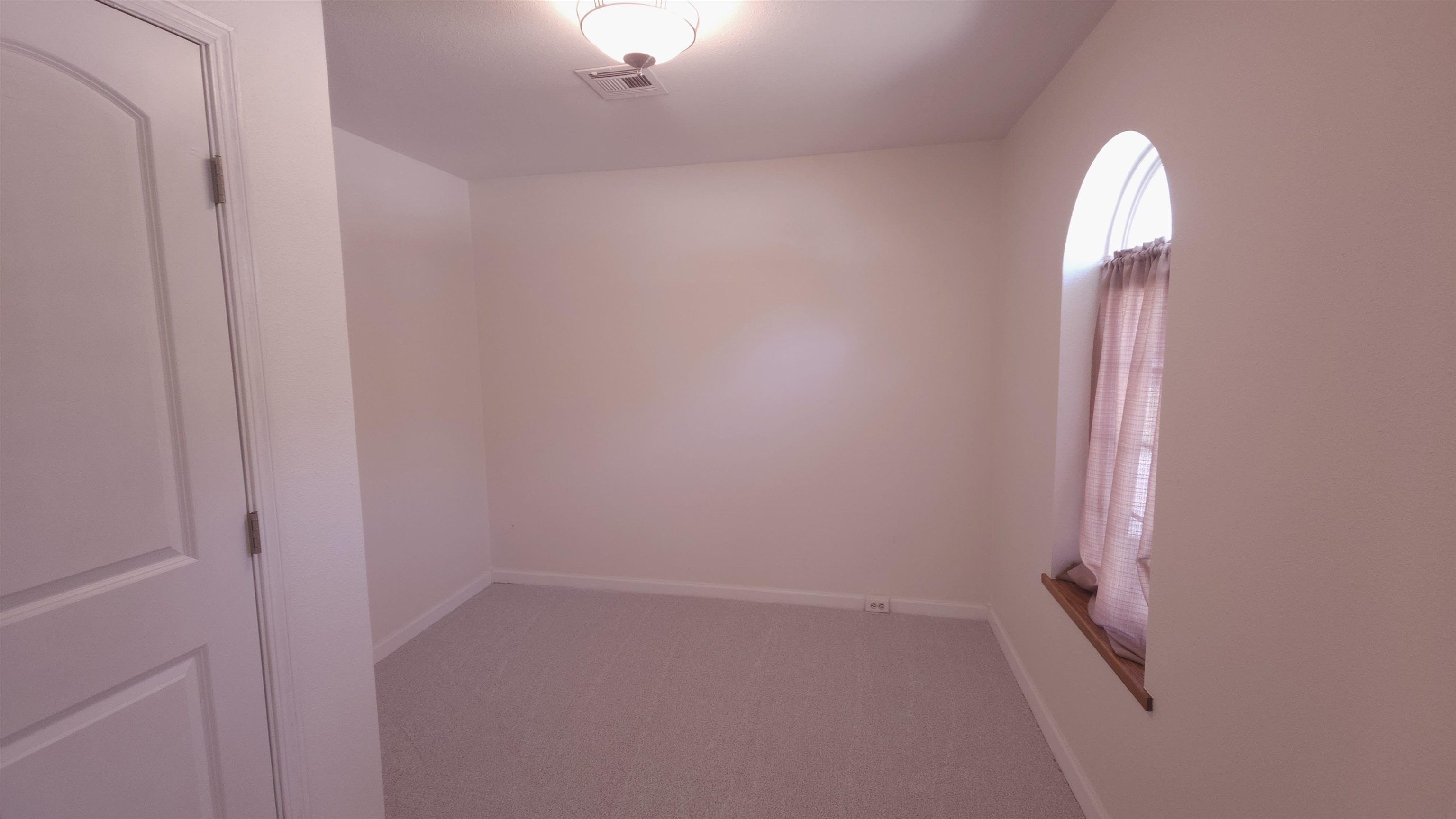 763 N Custer Ave Property Photo 6
