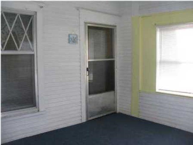 1807 W Maple Property Photo 2