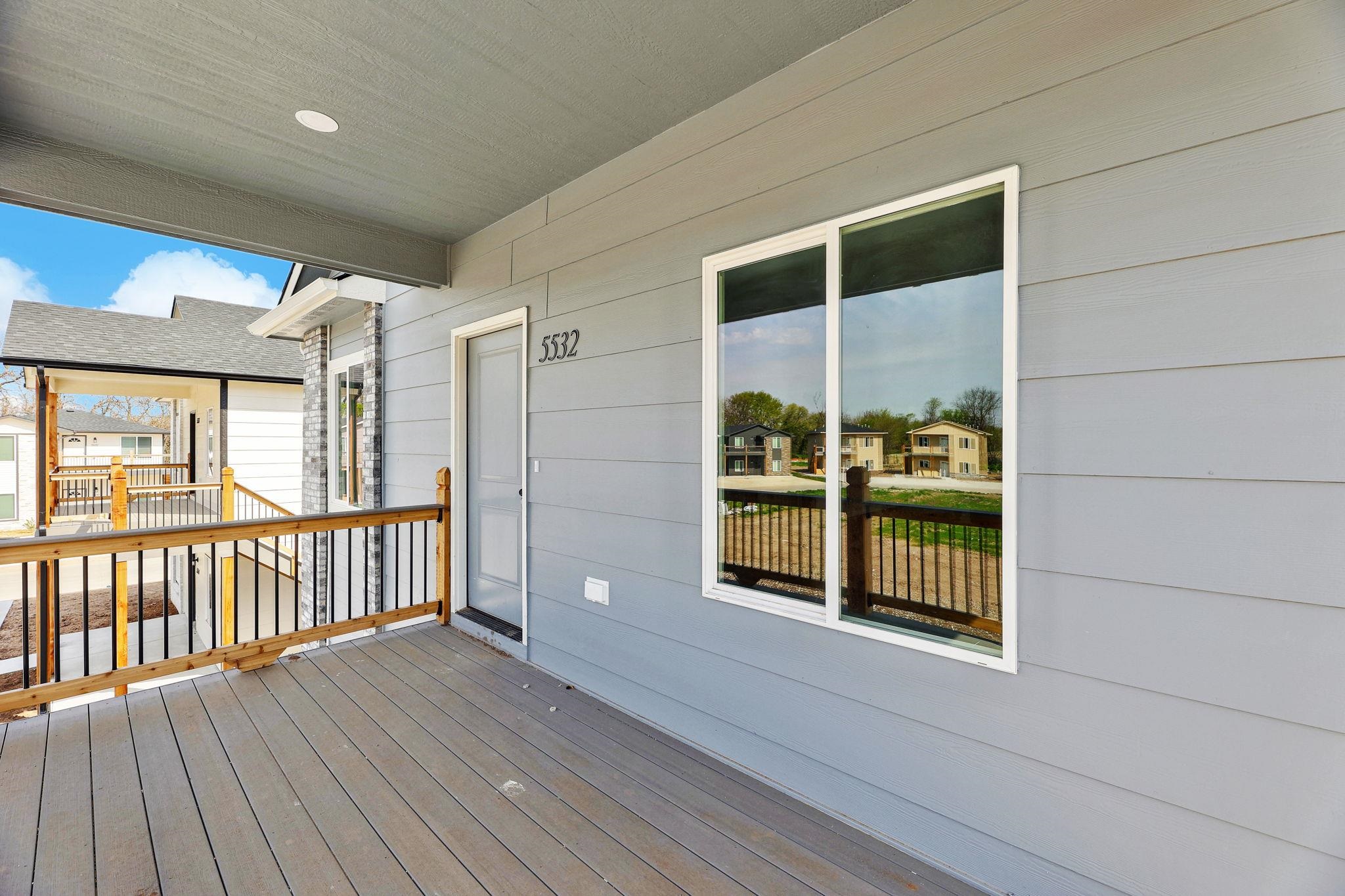 5530-5532 N Bressler Property Photo 4