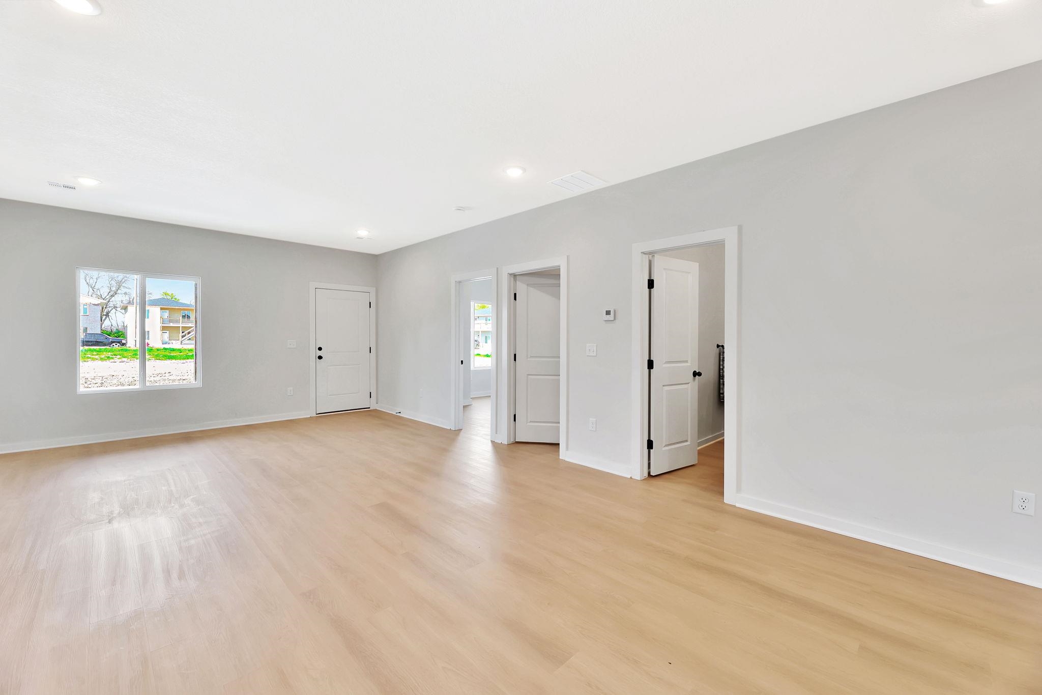 5534-5536 N Bressler Property Photo 6