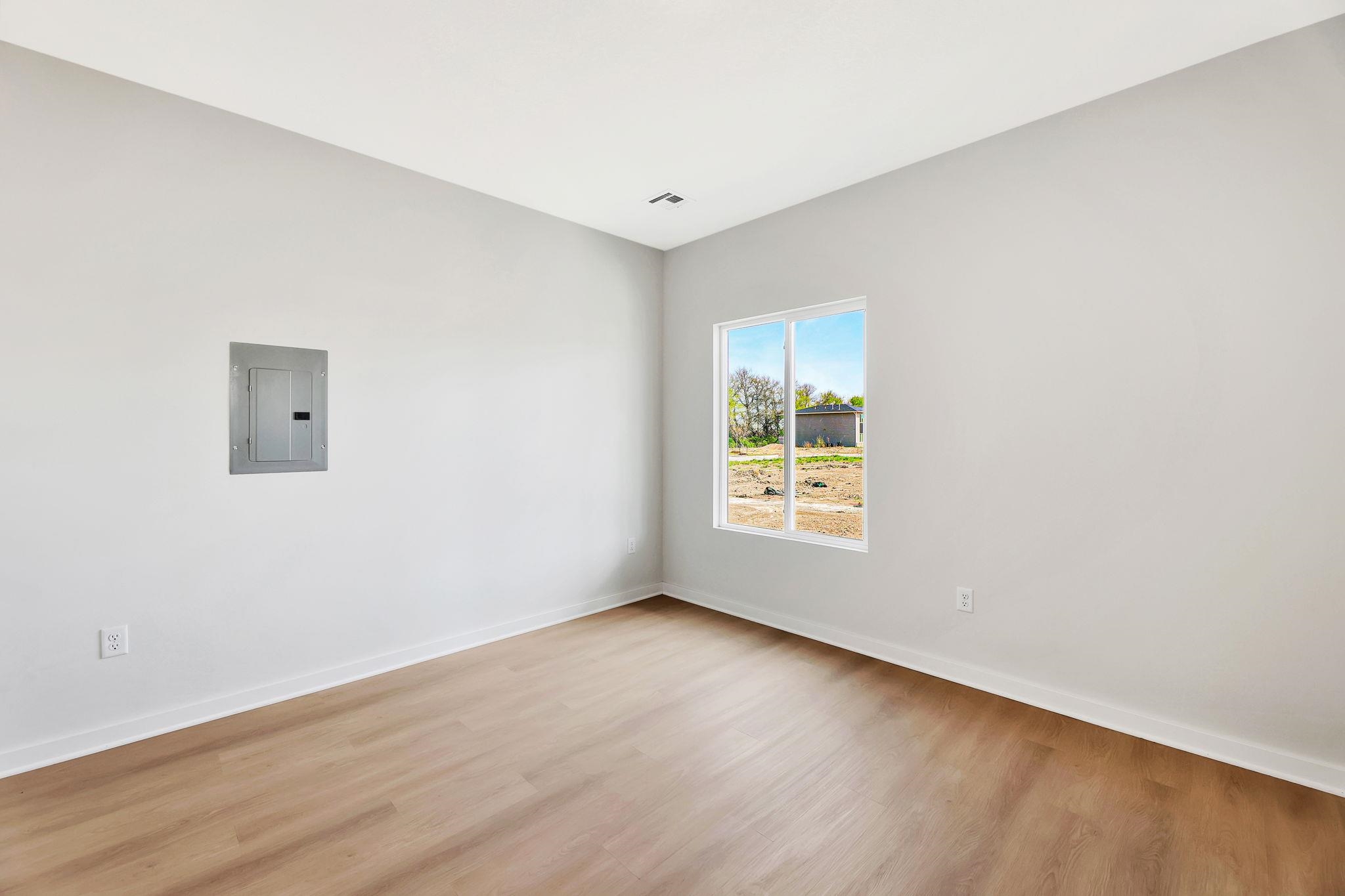 5534-5536 N Bressler Property Photo 17