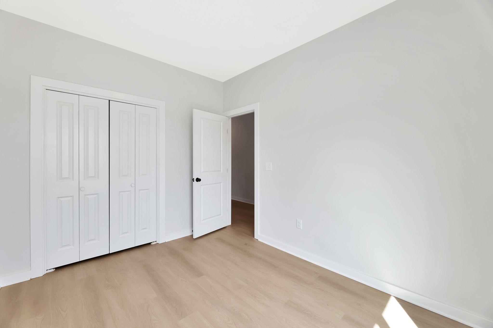 5534-5536 N Bressler Property Photo 20