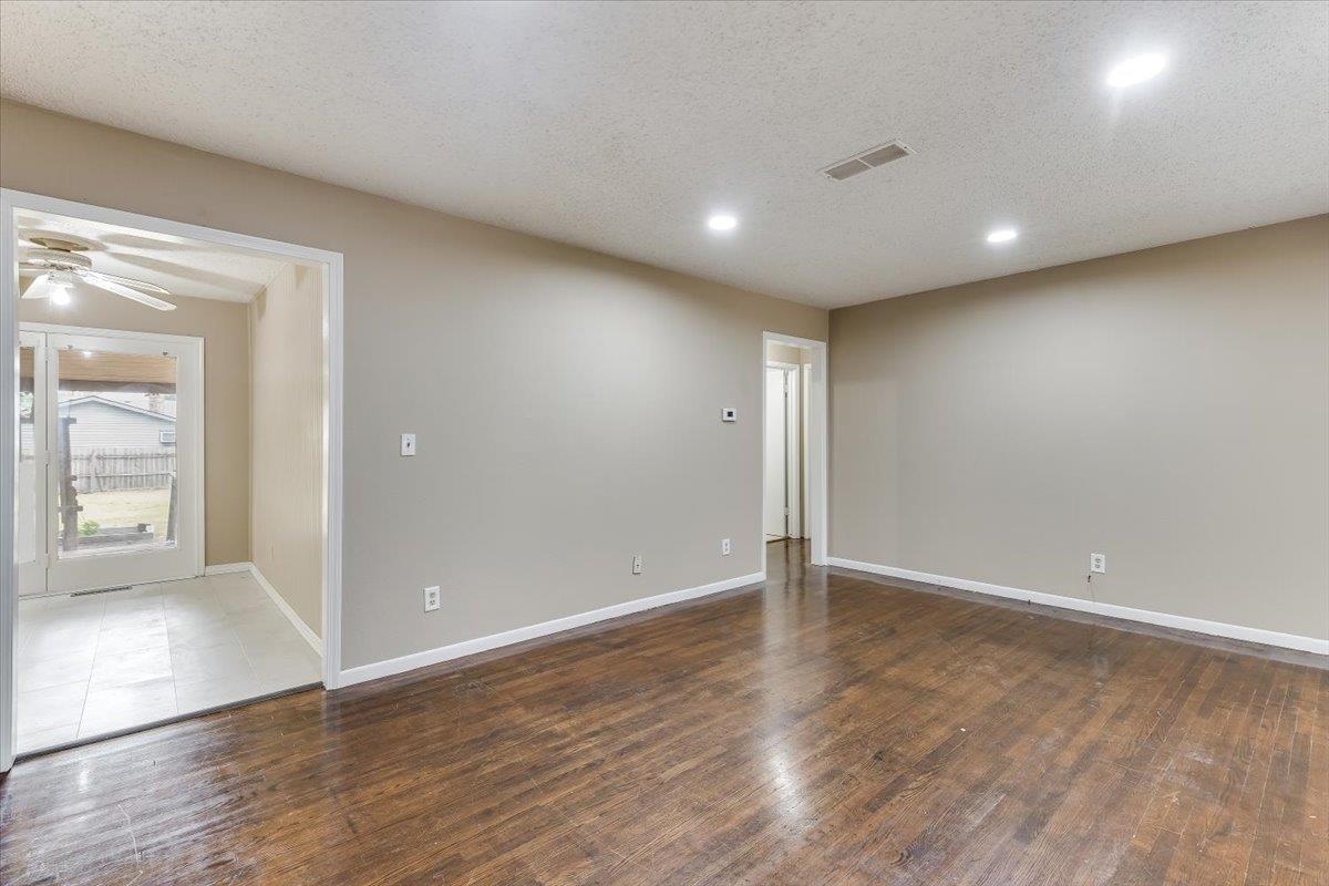 314 W Carlyle St Property Photo 5