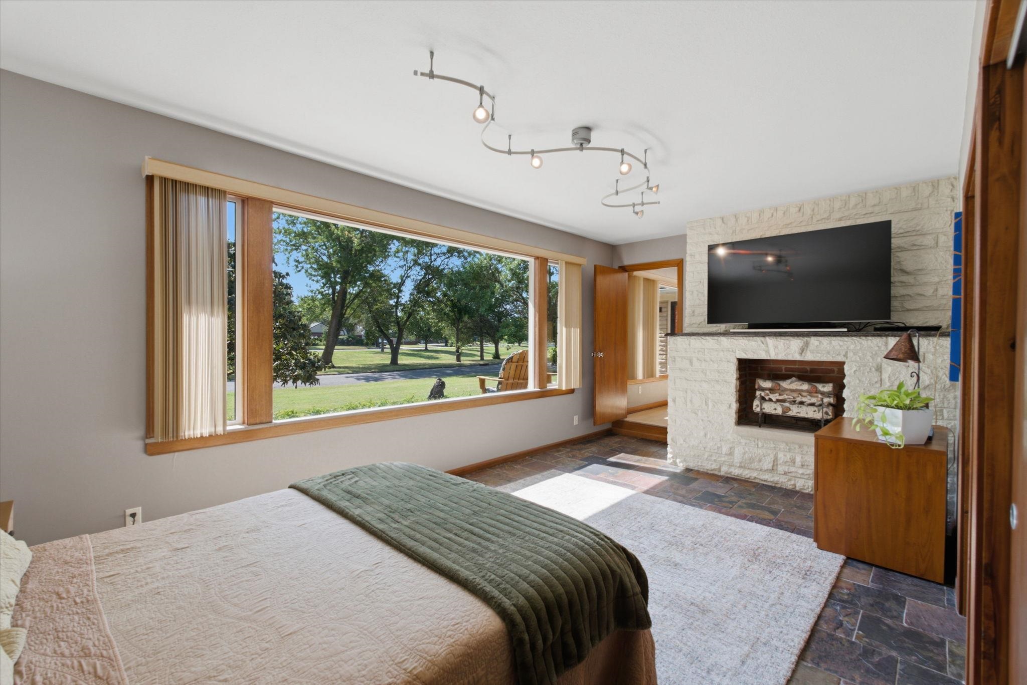401 N Brookside Property Photo 19