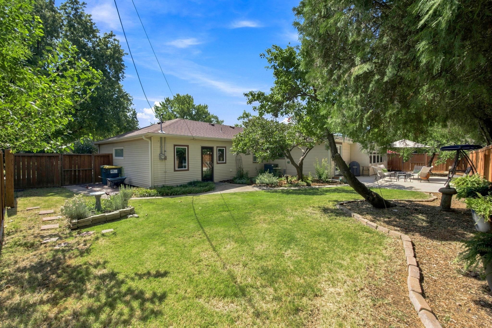 401 N Brookside Property Photo 31