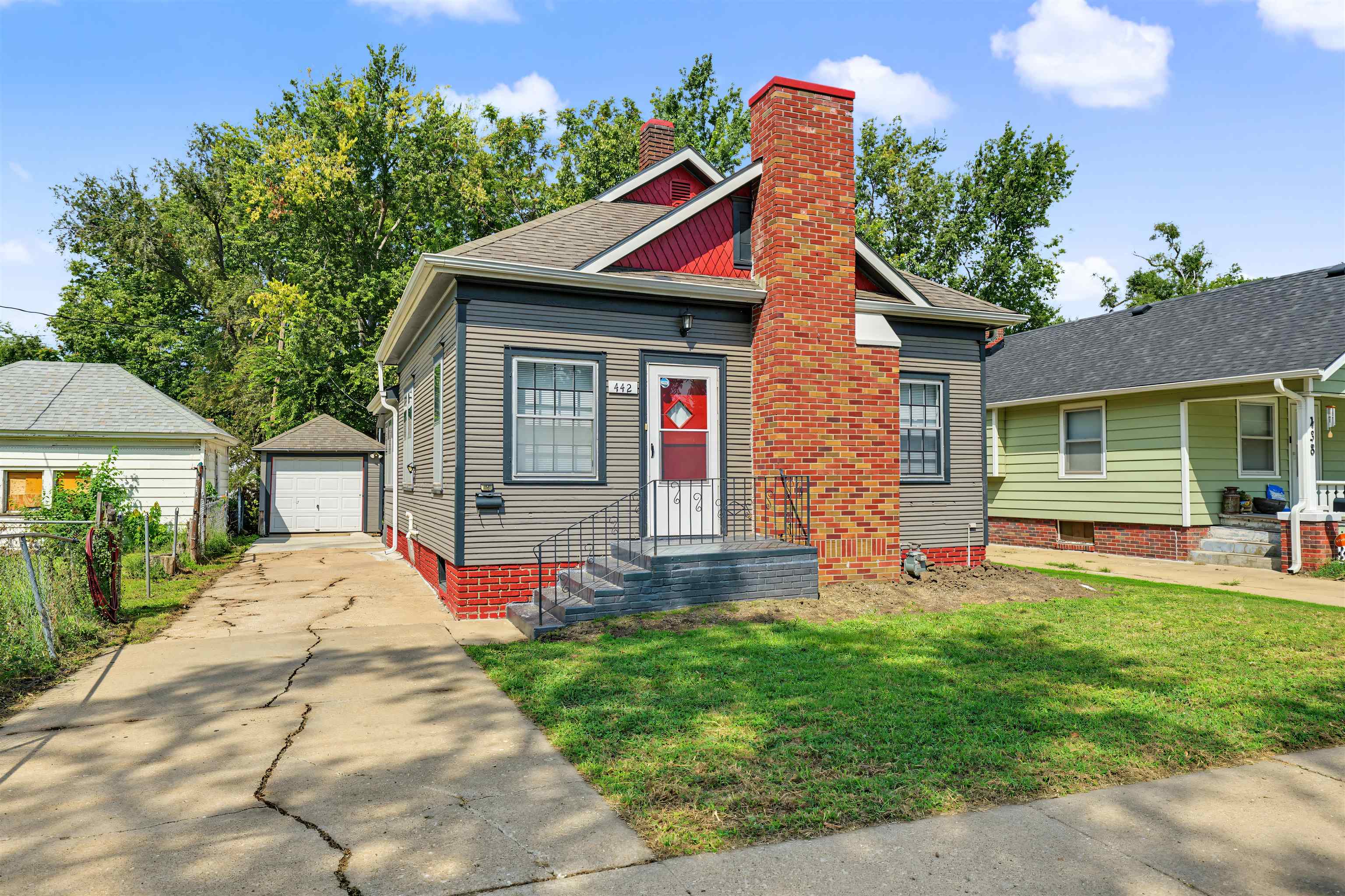 442 Putnam Ave. Property Photo 1