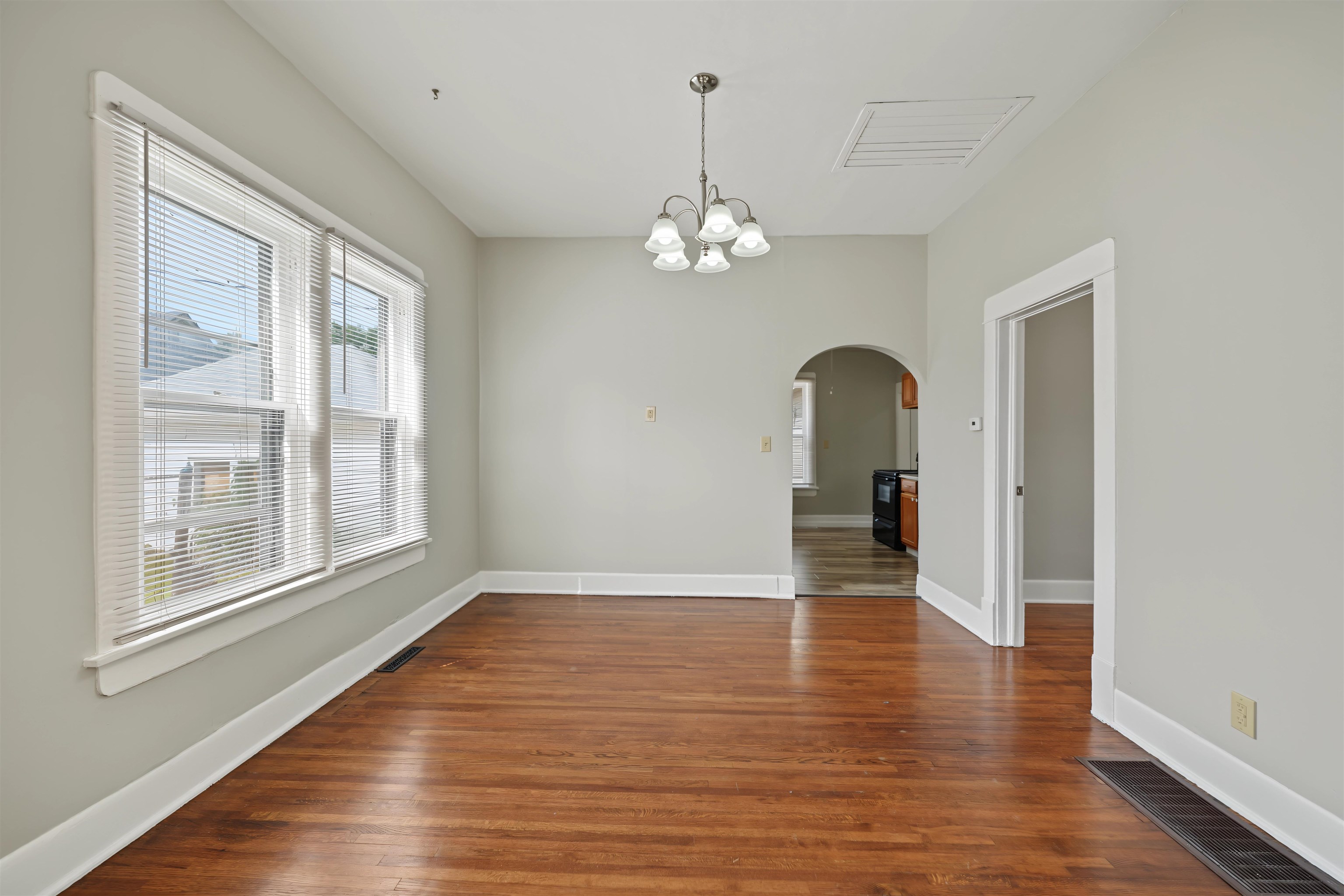 442 Putnam Ave. Property Photo 5