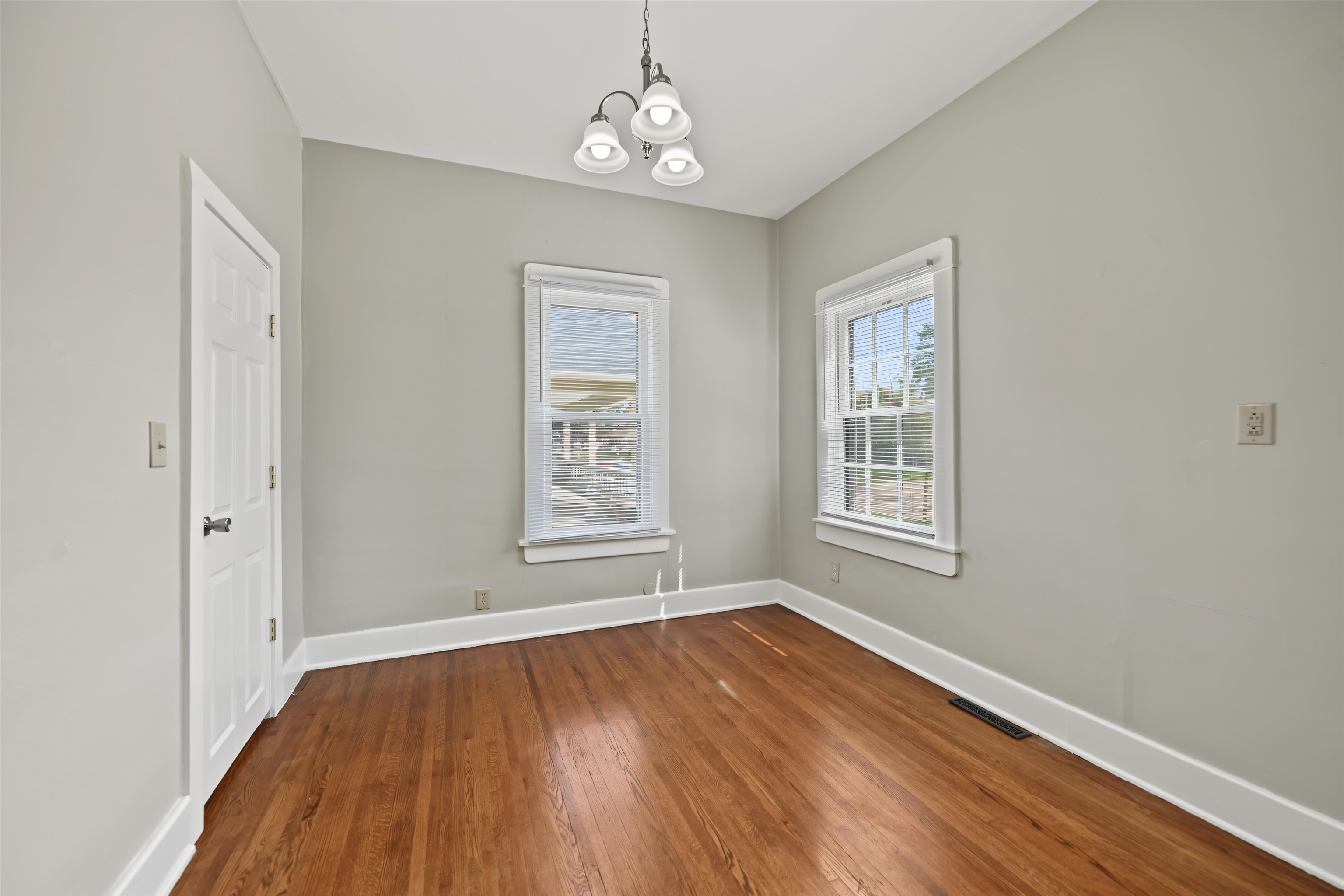 442 Putnam Ave. Property Photo 7