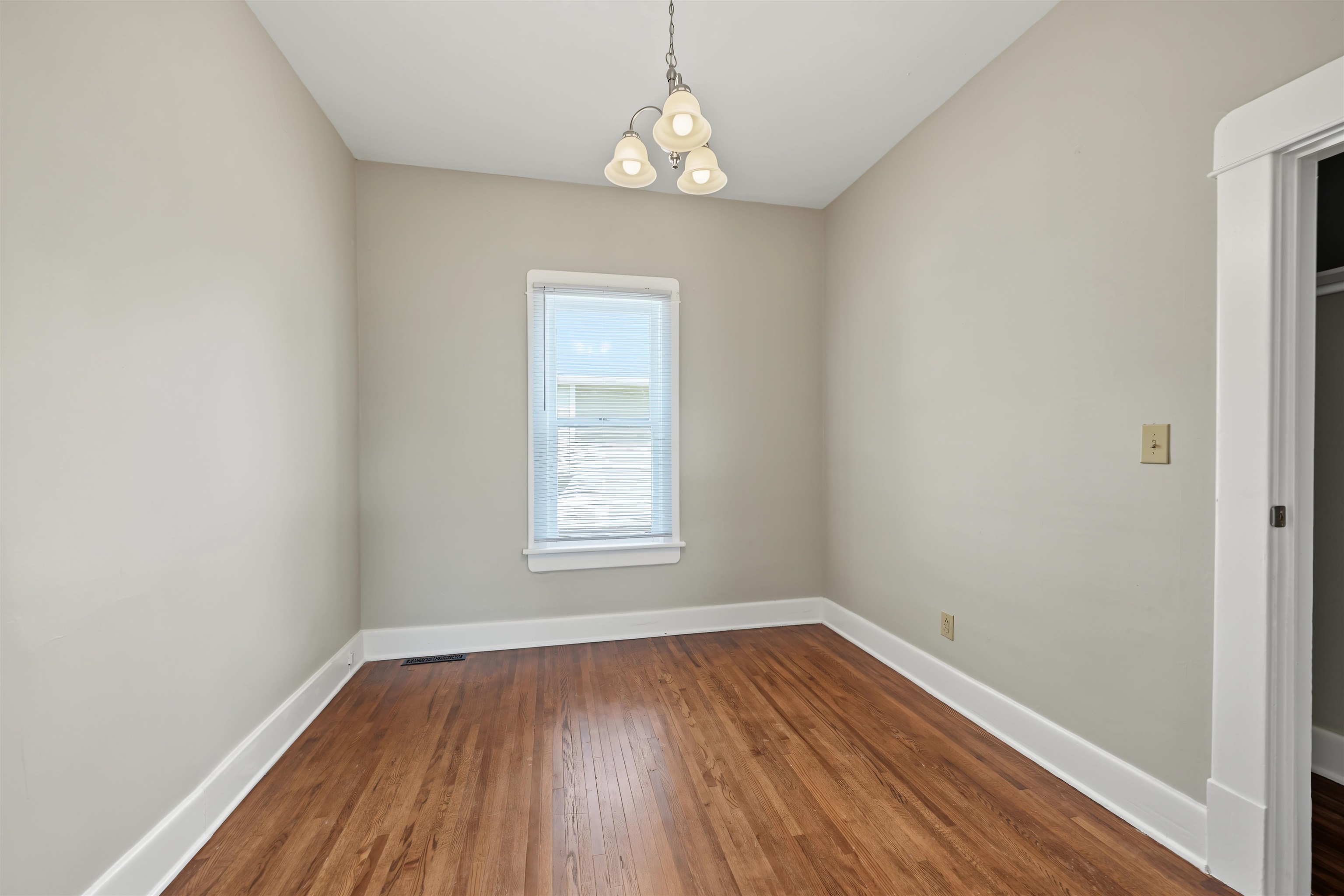 442 Putnam Ave. Property Photo 8