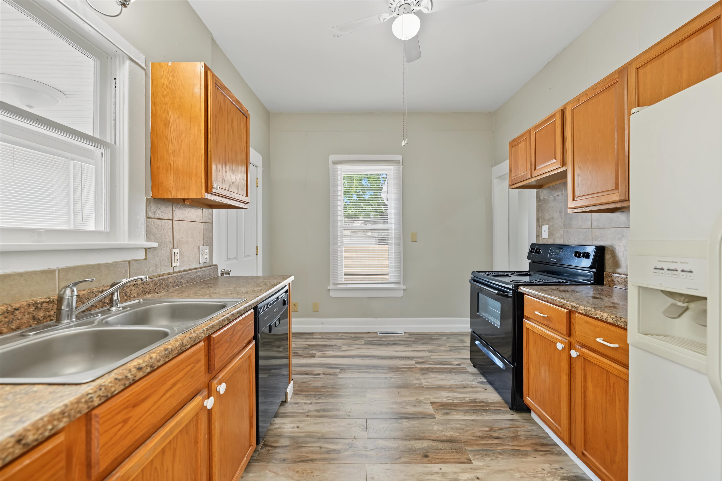 442 Putnam Ave. Property Photo 10