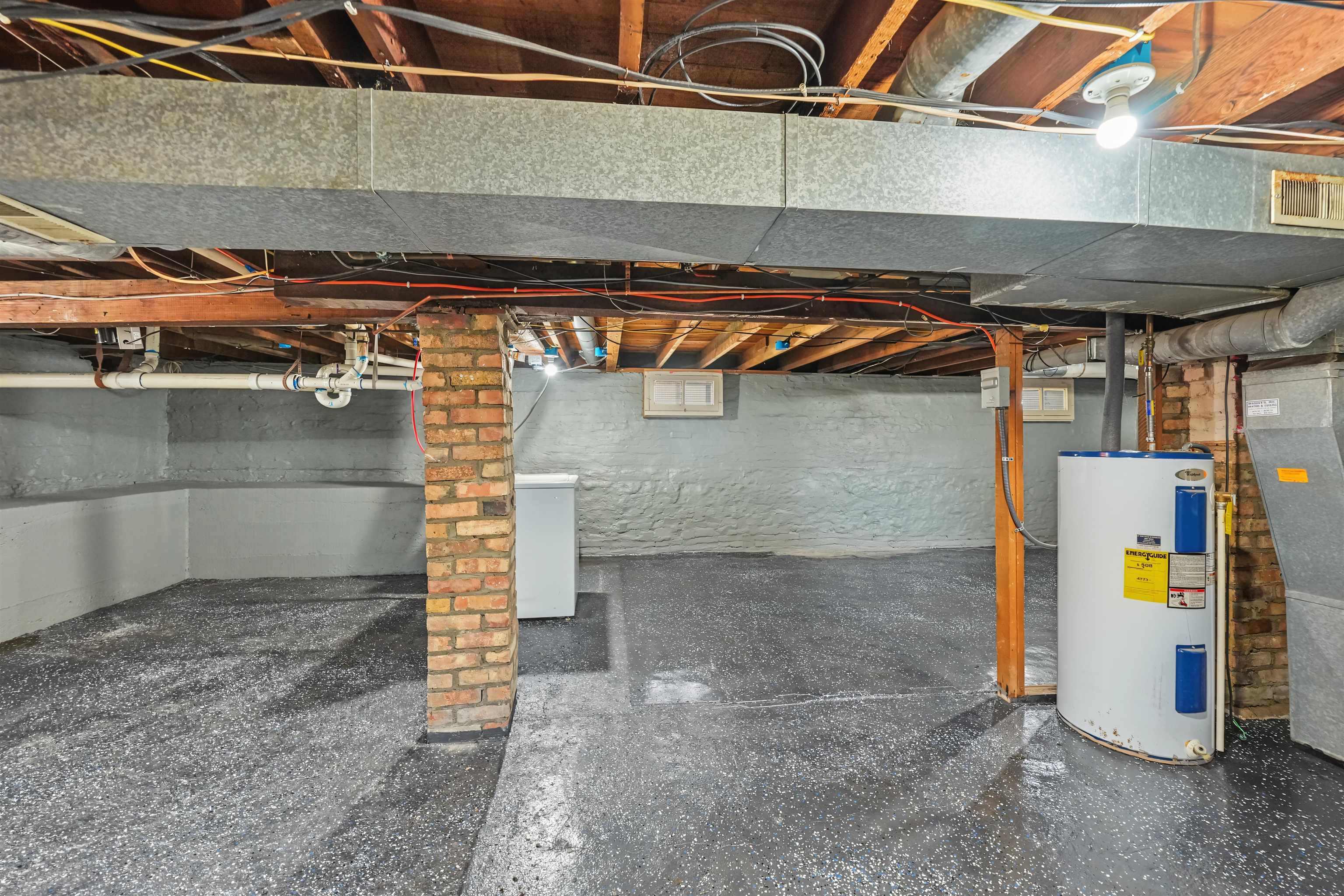 442 Putnam Ave. Property Photo 15