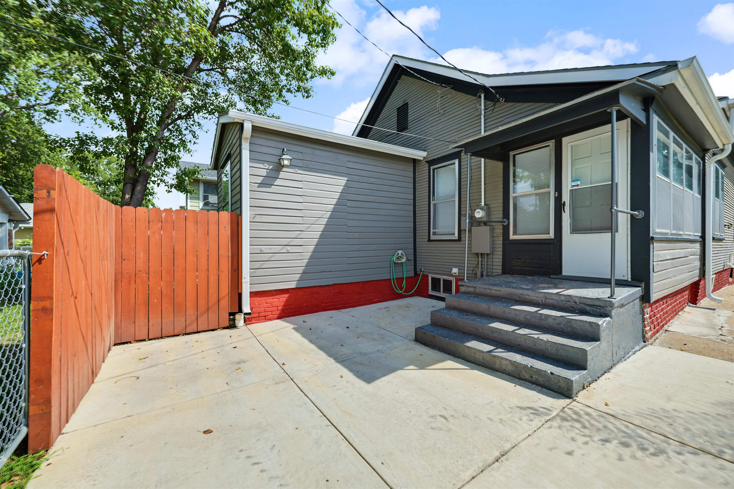 442 Putnam Ave. Property Photo 16