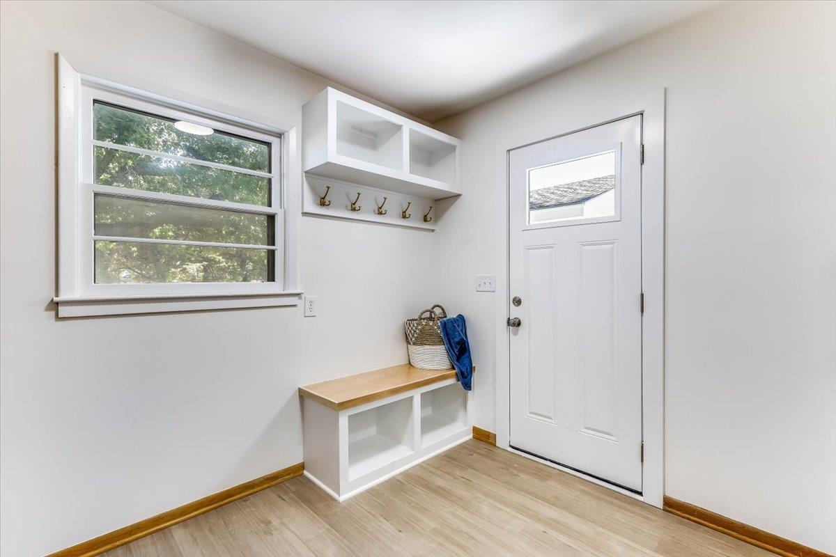100 S Matson Ave. Property Photo 20