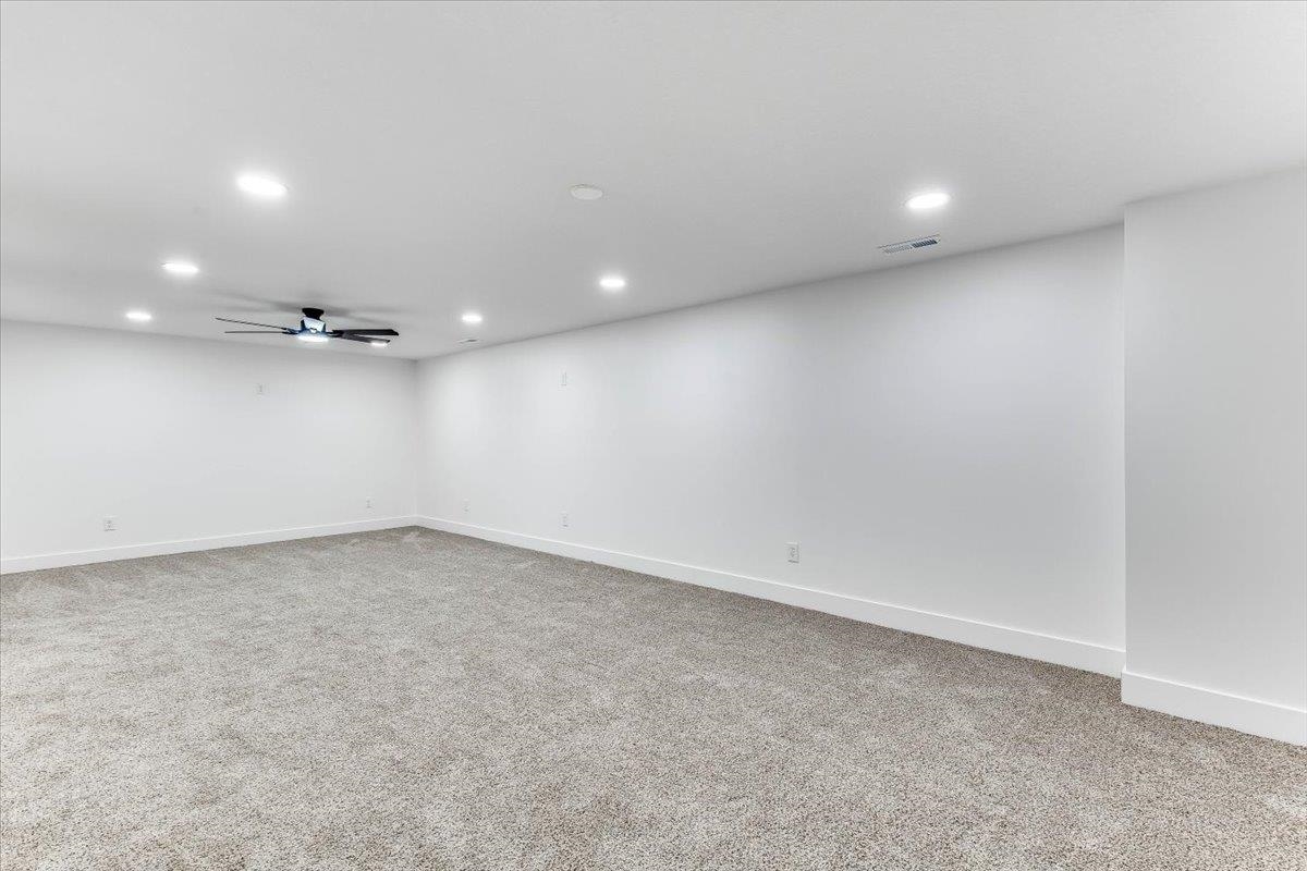 100 S Matson Ave. Property Photo 22
