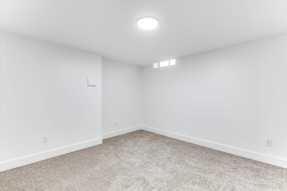 100 S Matson Ave. Property Photo 28