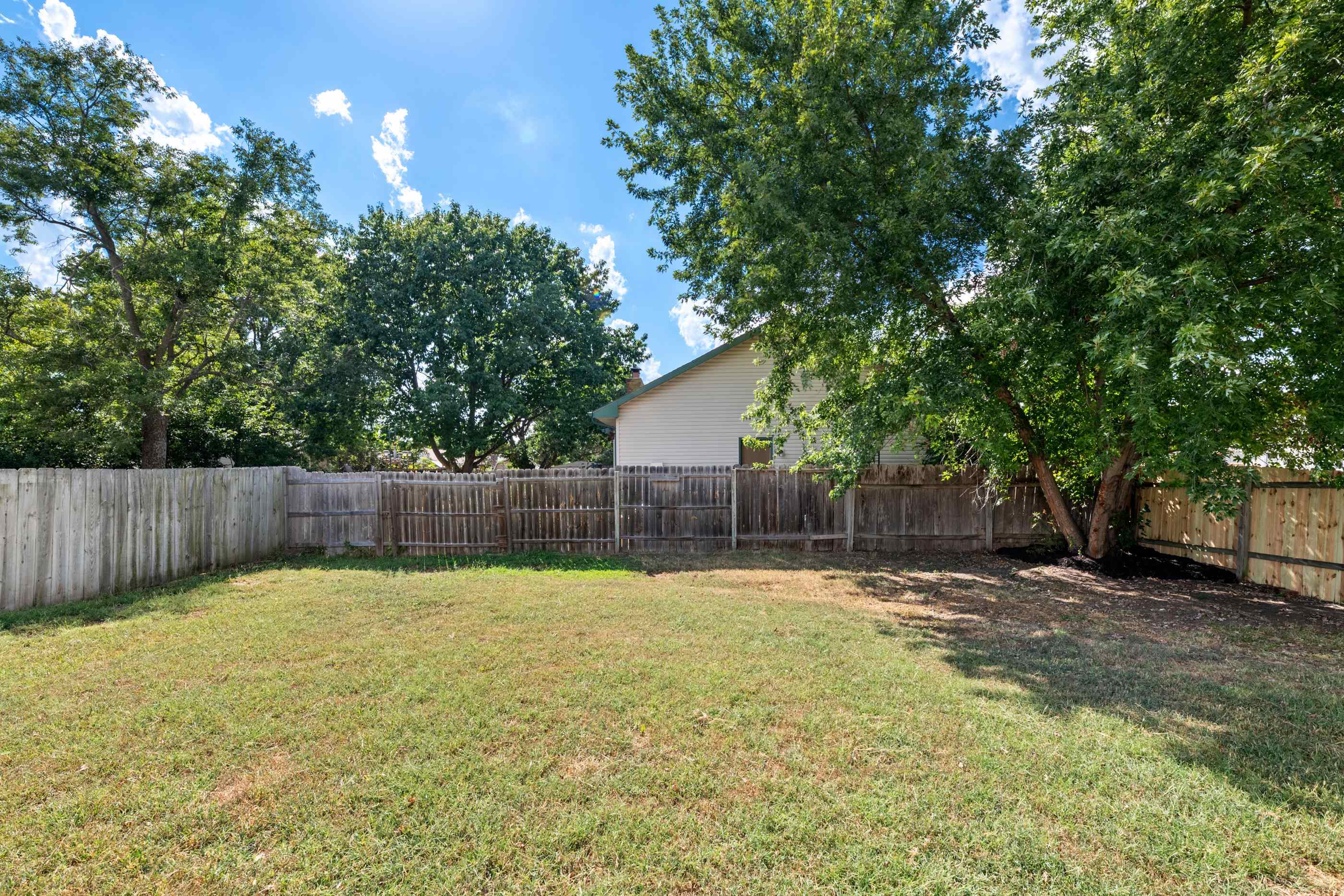 323 N Covington St Property Photo 33