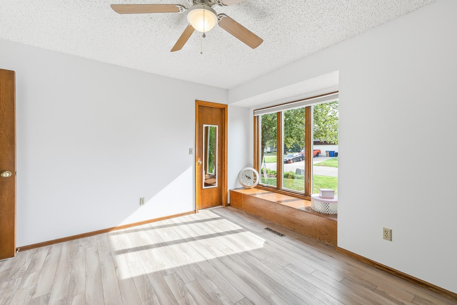 719 S Honeybrook Ln Property Photo 16