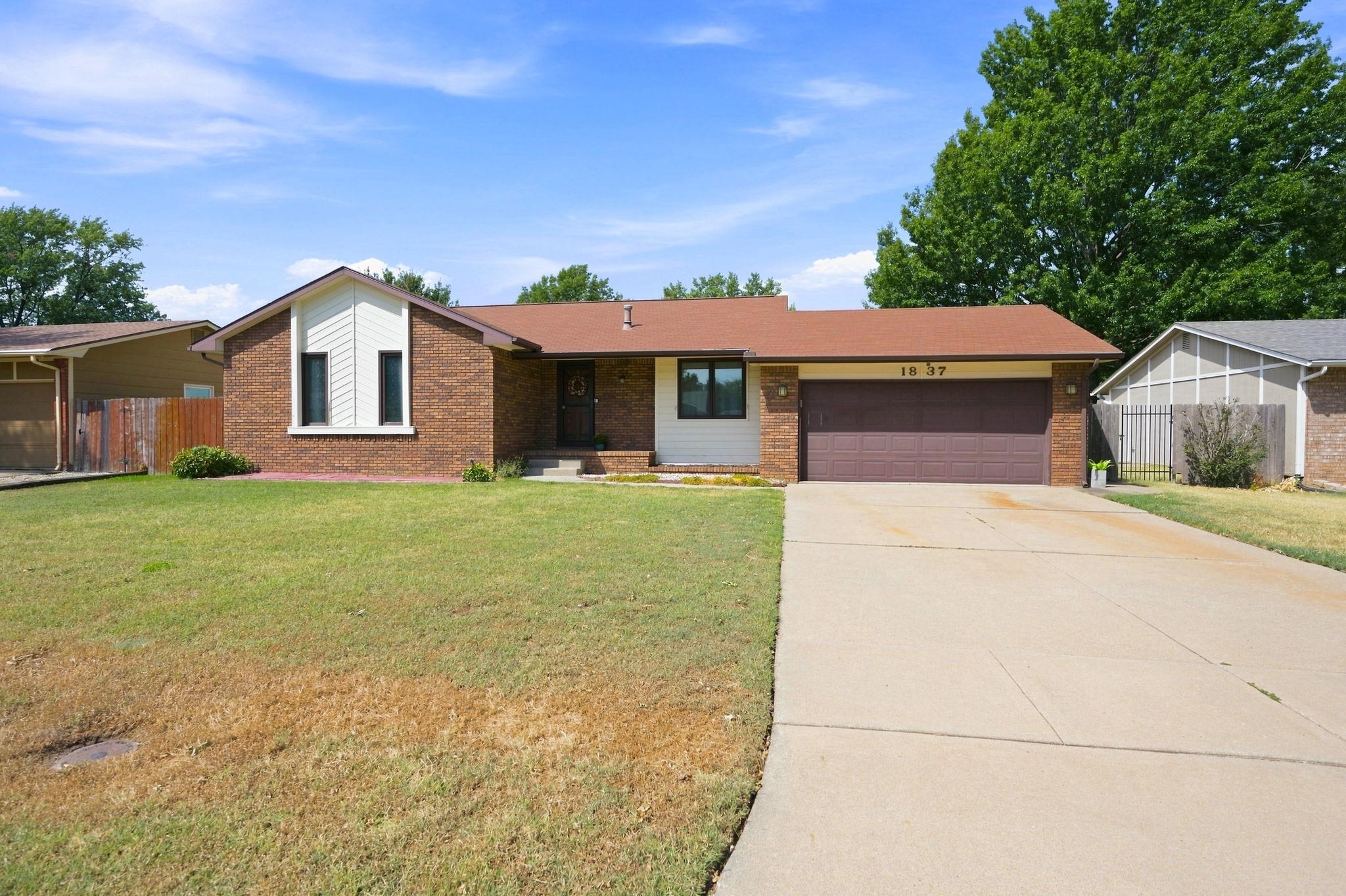 1837 N Reca Property Photo 1