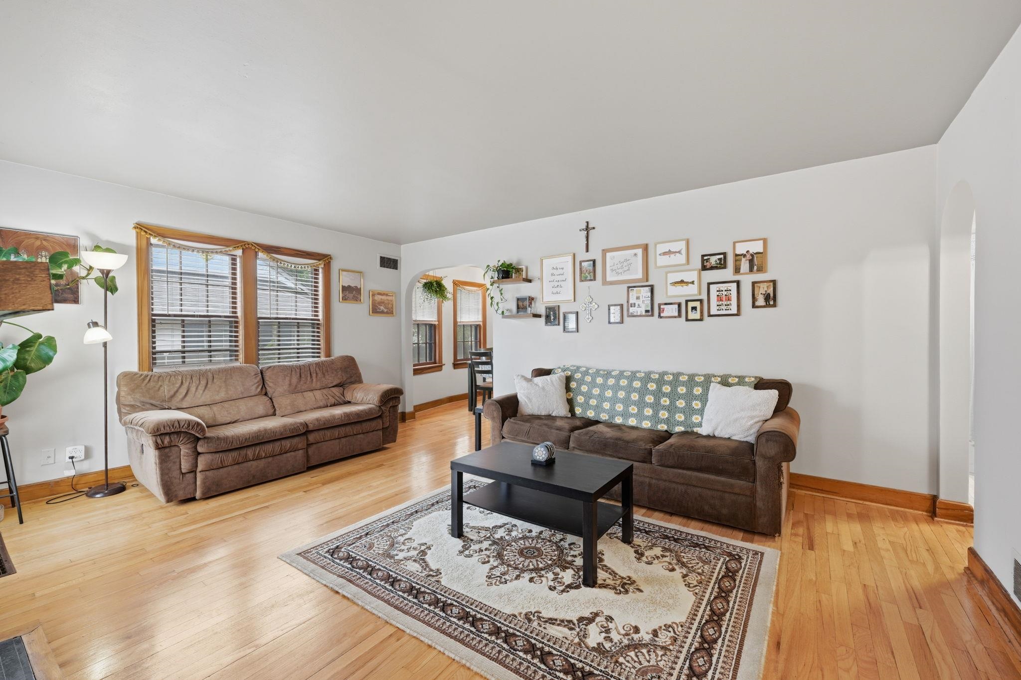556 S Poplar Street Property Photo 4