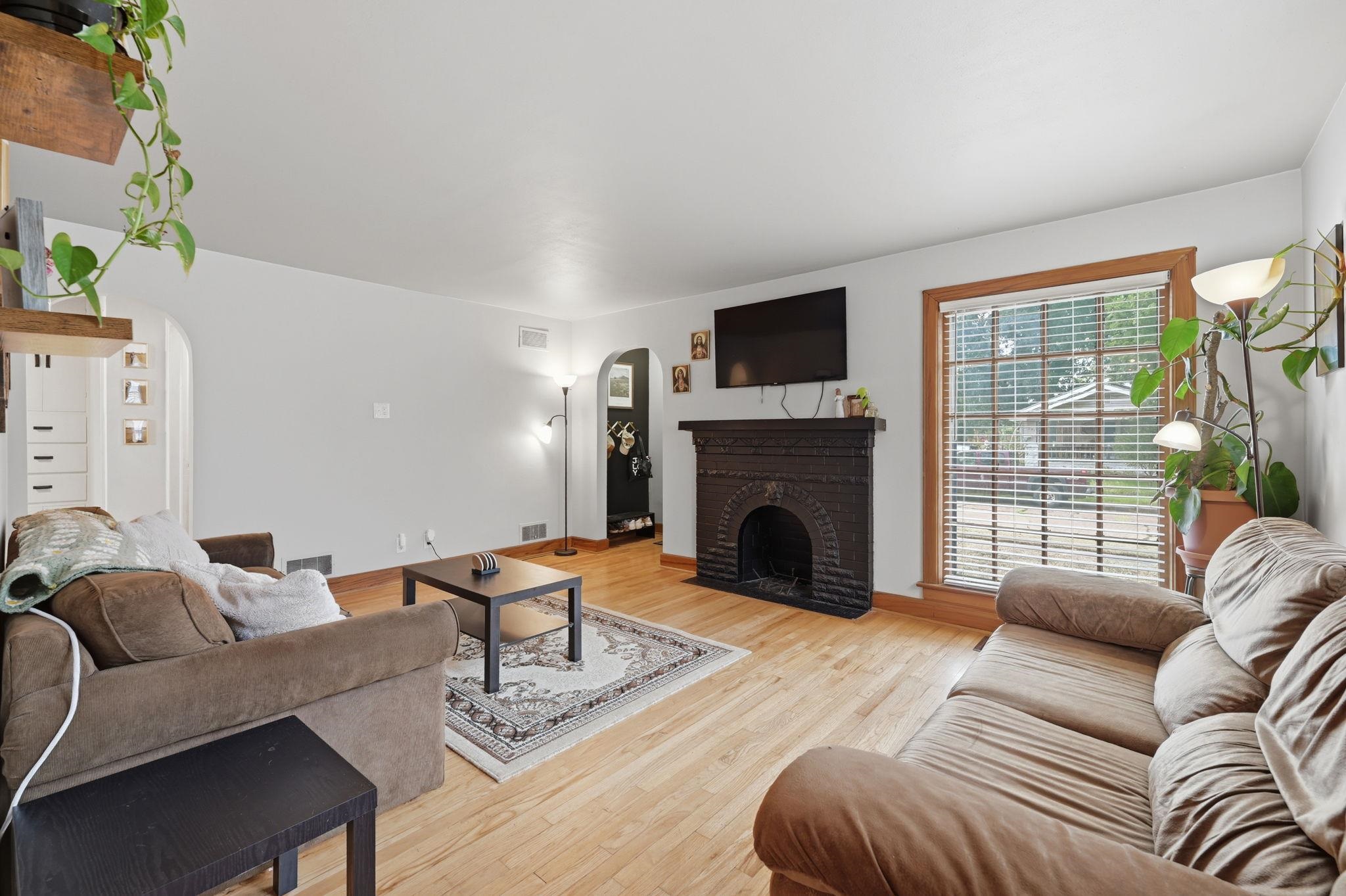 556 S Poplar Street Property Photo 7