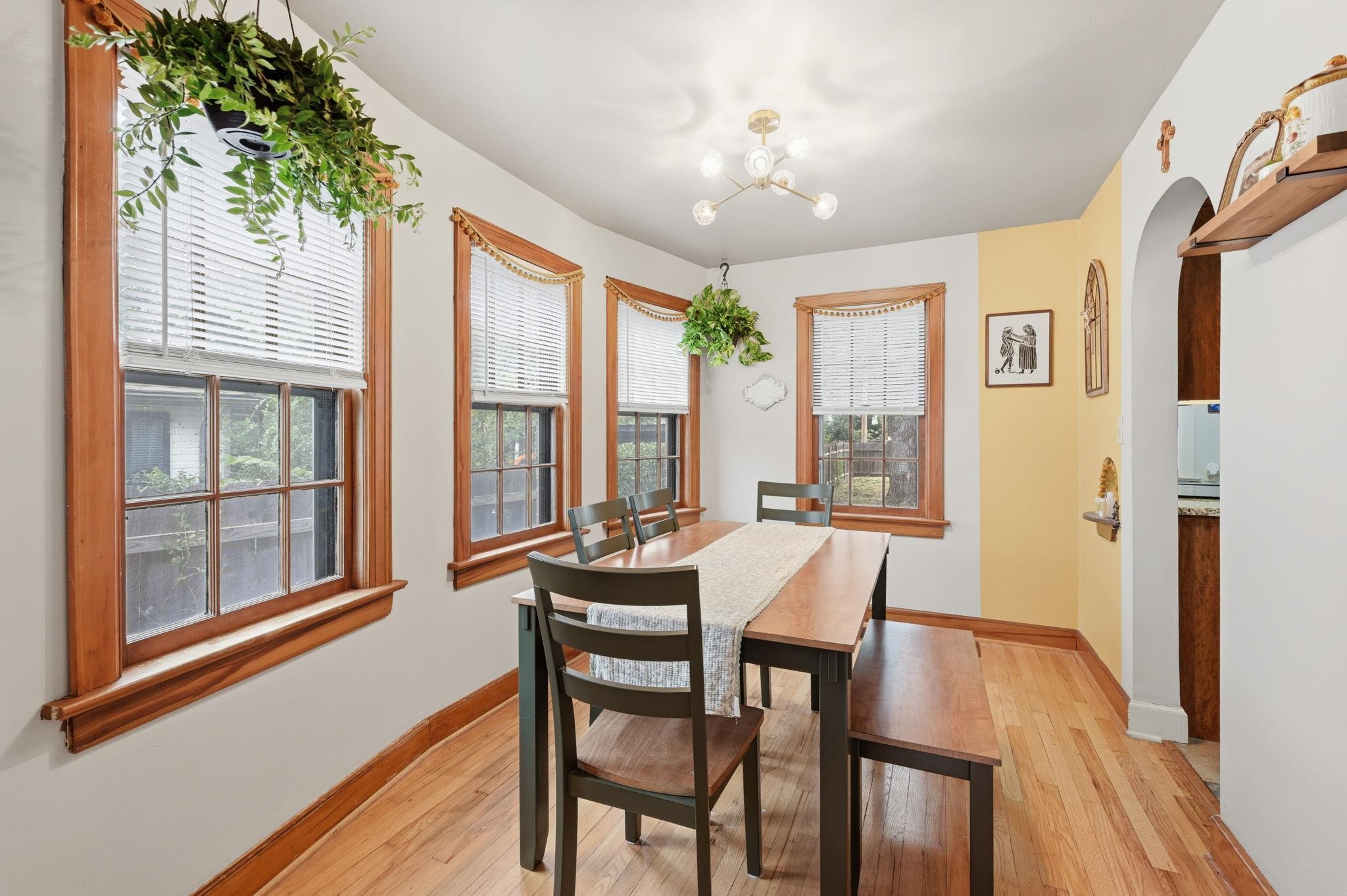 556 S Poplar Street Property Photo 8