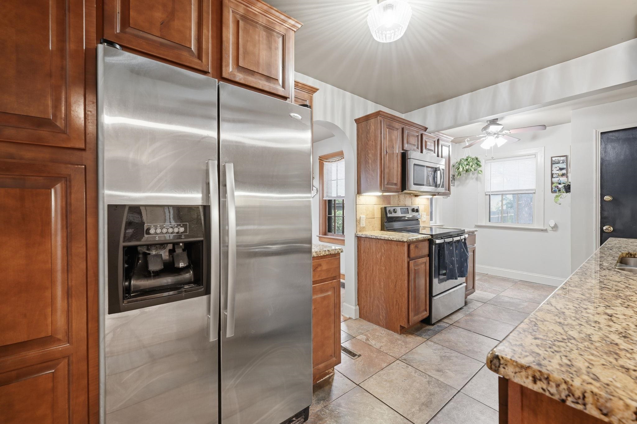 556 S Poplar Street Property Photo 11