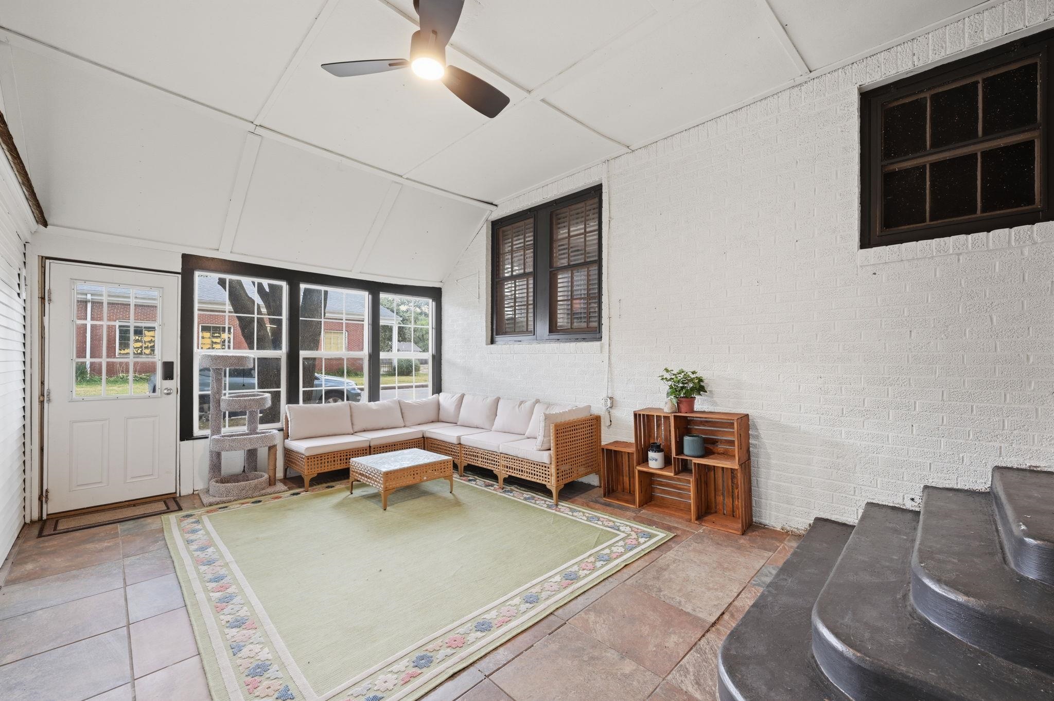 556 S Poplar Street Property Photo 15