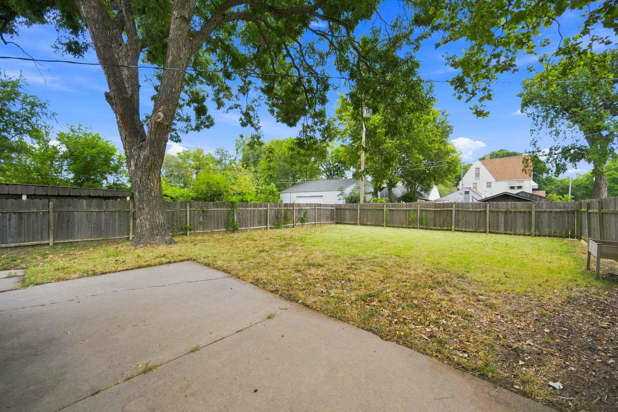 556 S Poplar Street Property Photo 30