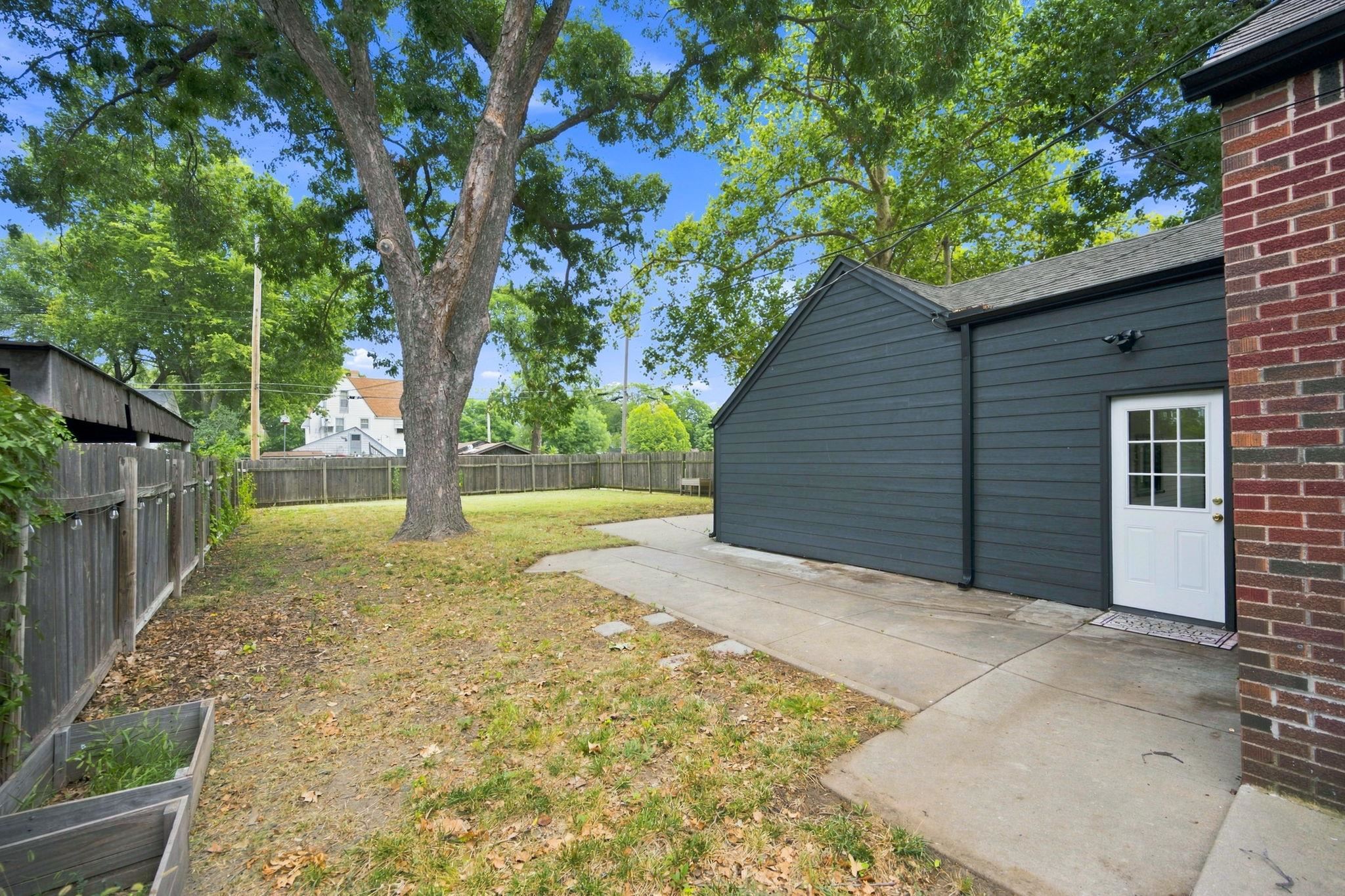 556 S Poplar Street Property Photo 34