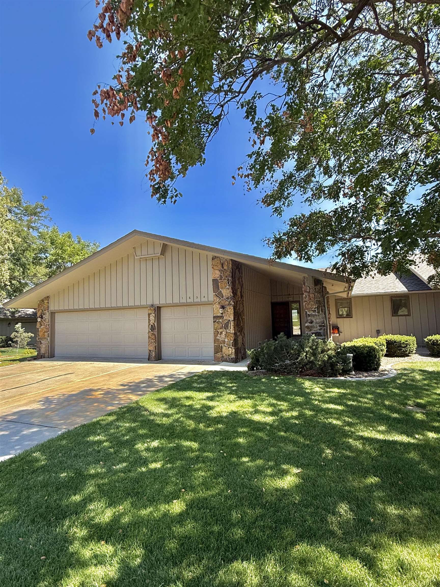1634 Kensington Blvd Property Photo 1