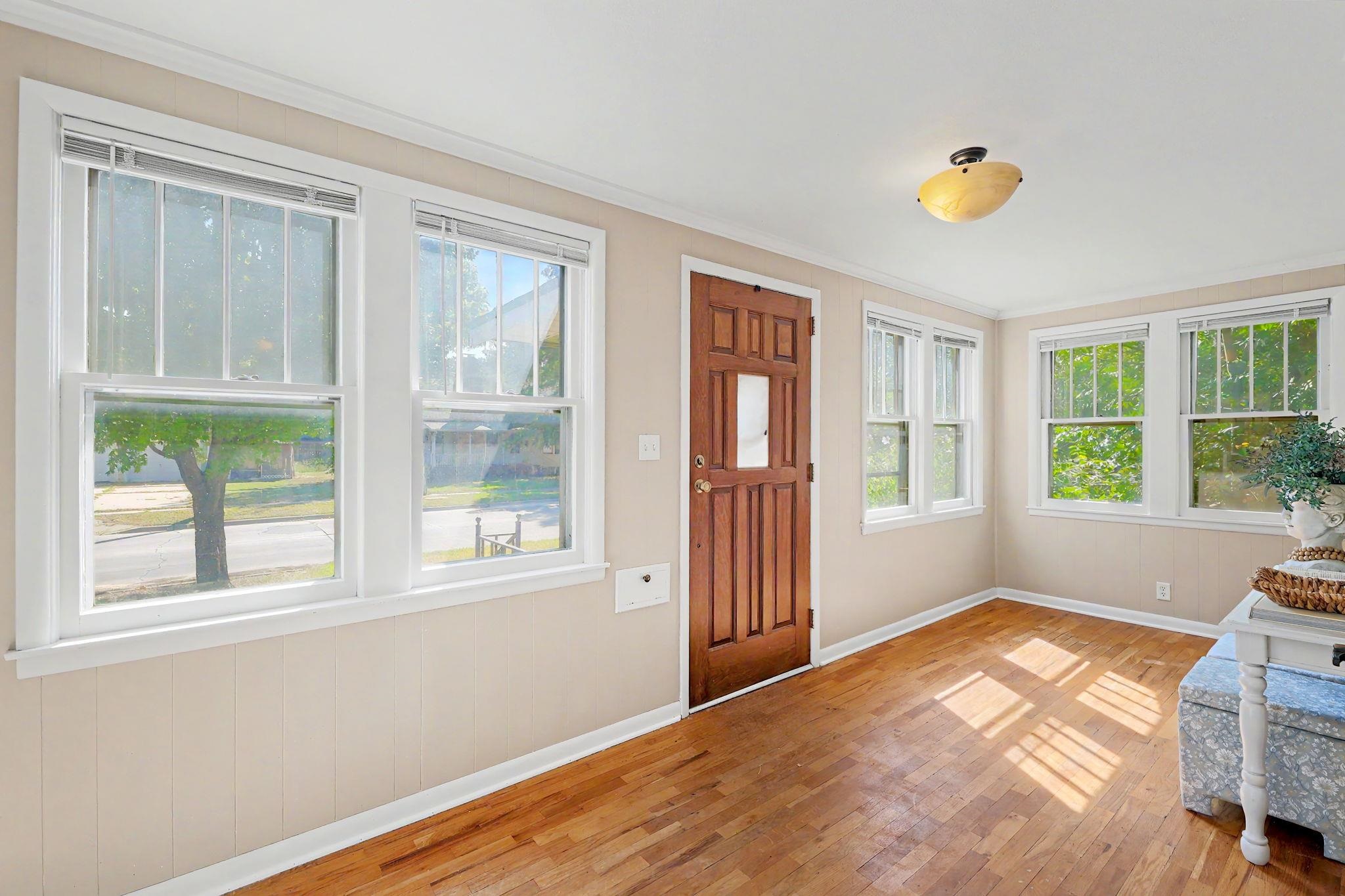 717 N High Property Photo 5