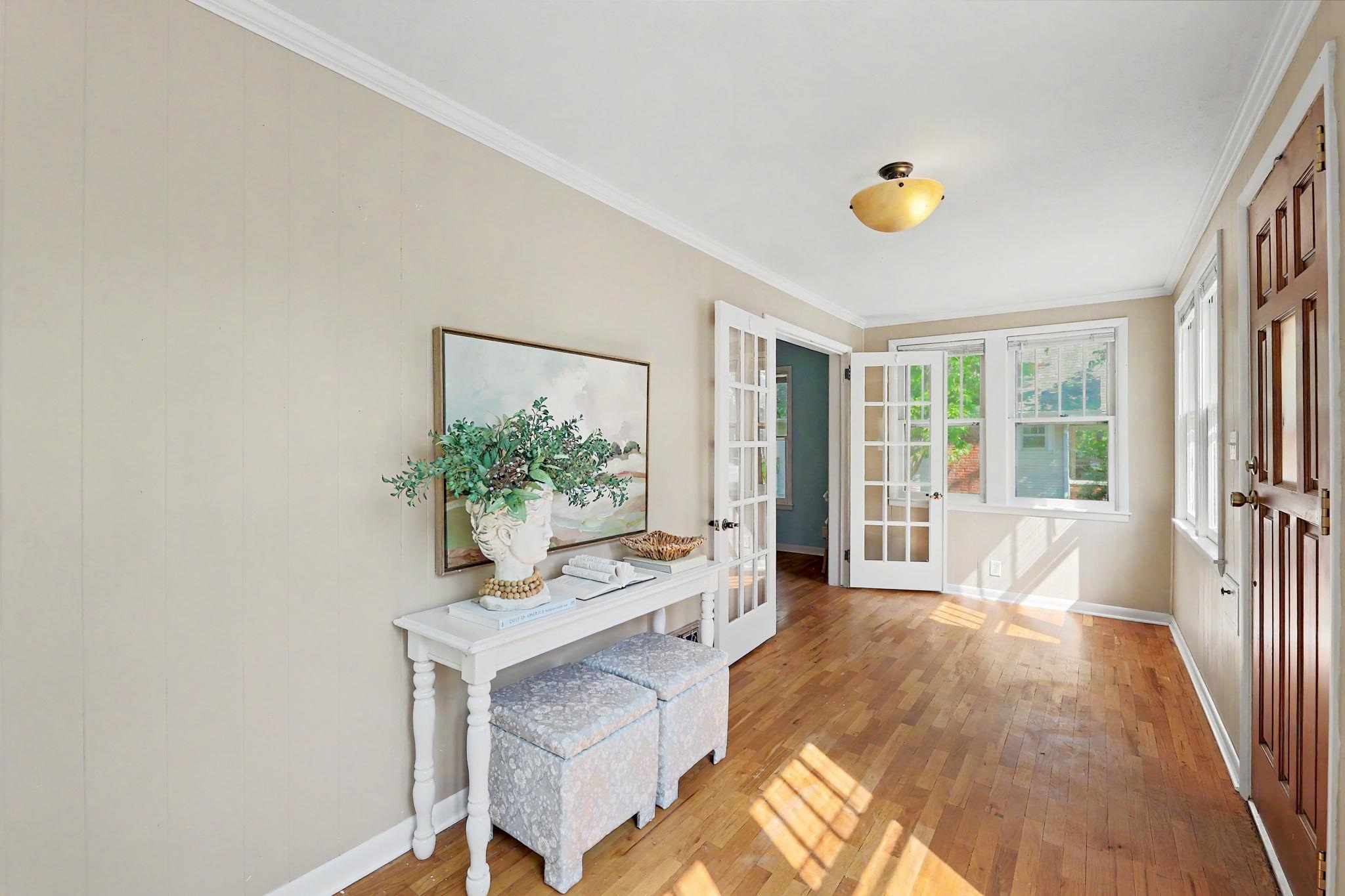 717 N High Property Photo 6